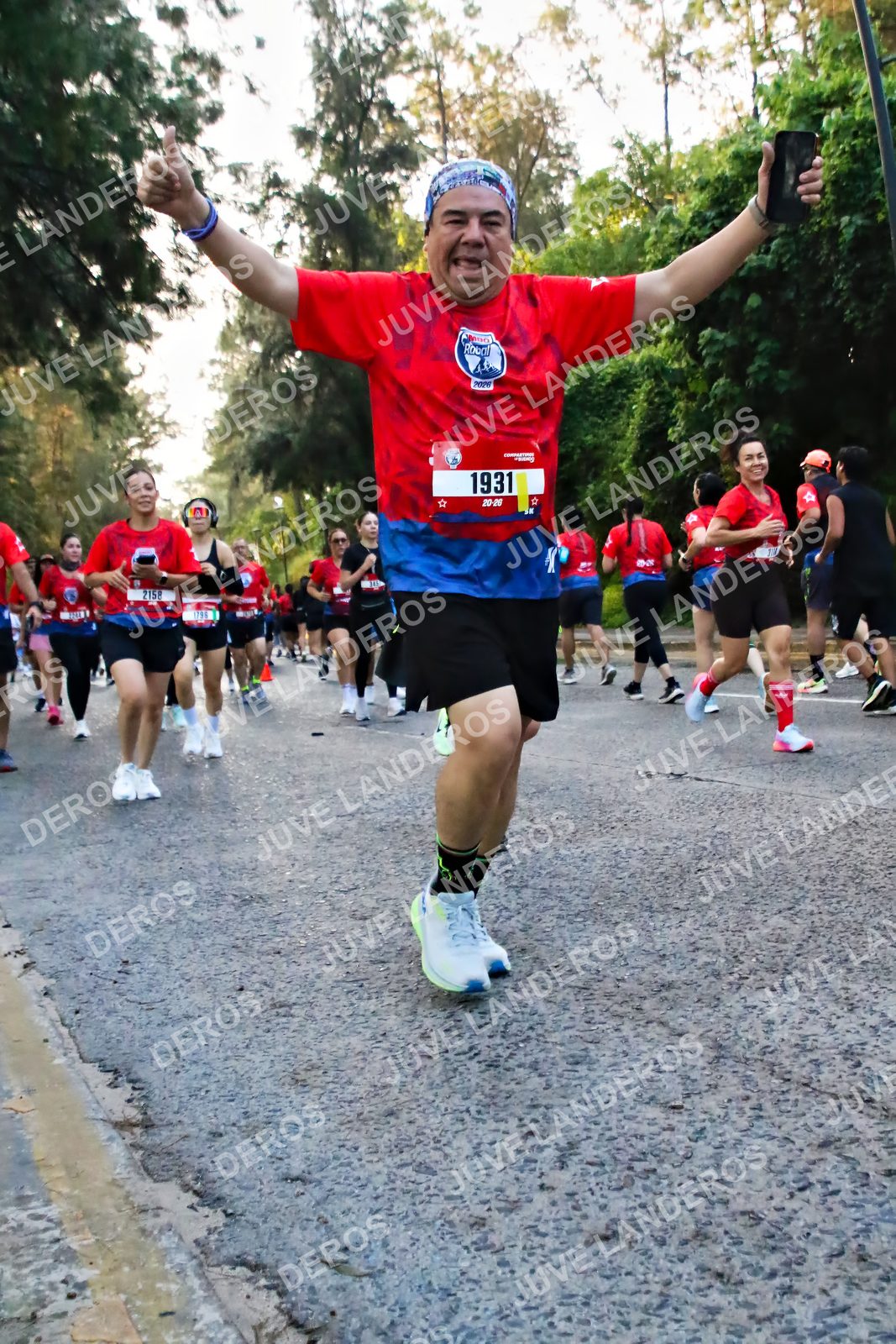 Foto de la CARRERA BIMBO GLOBAL RACE GUADALAJARA en Centro Comercial Andares, Blvd. Puerta de Hierro 4965, Zapopan a las 06:57 · dorsal 1931, 2158, 2020
