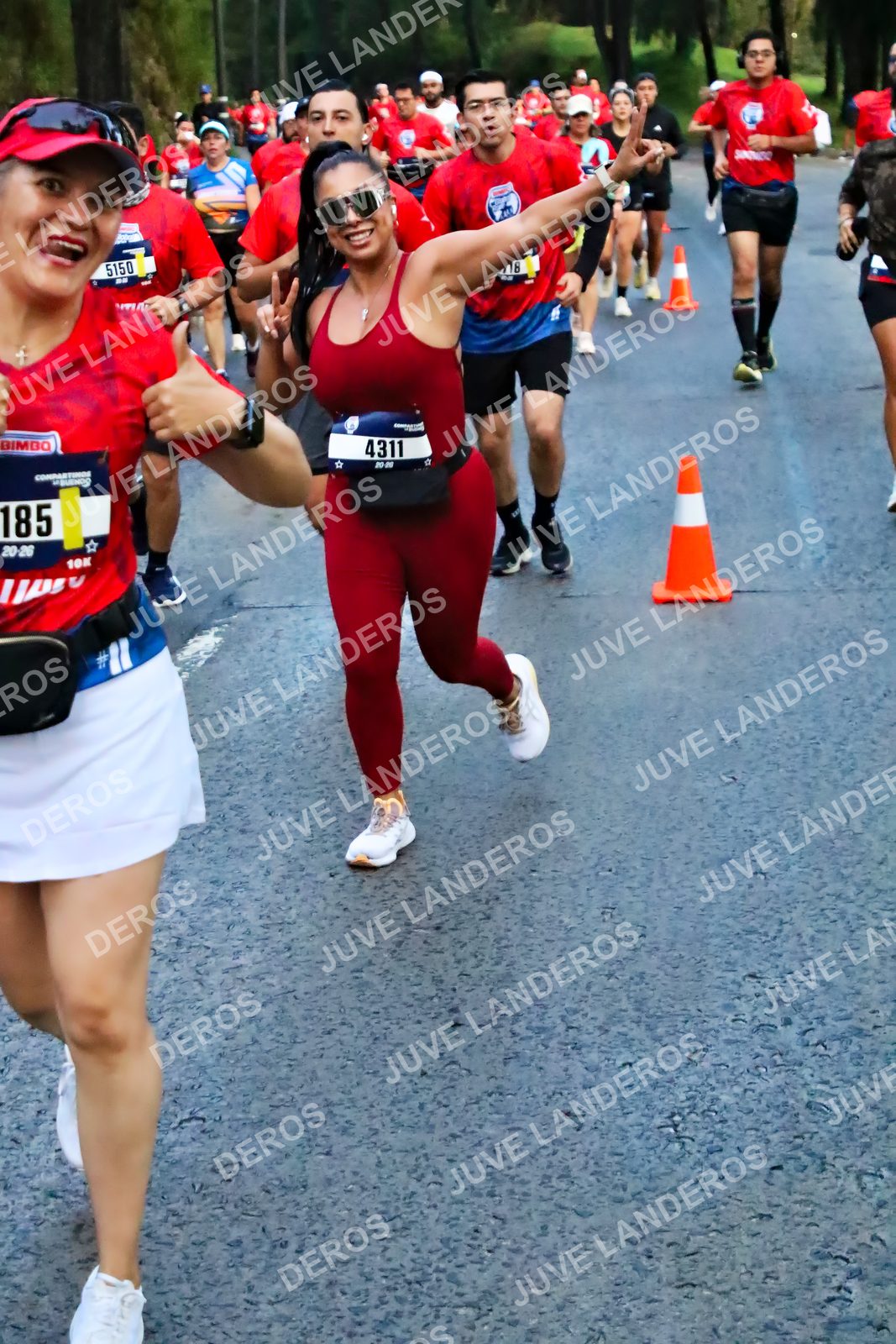 Foto de la CARRERA BIMBO GLOBAL RACE GUADALAJARA en Centro Comercial Andares, Blvd. Puerta de Hierro 4965, Zapopan a las 04:50 · dorsal 185, 4311, 5150