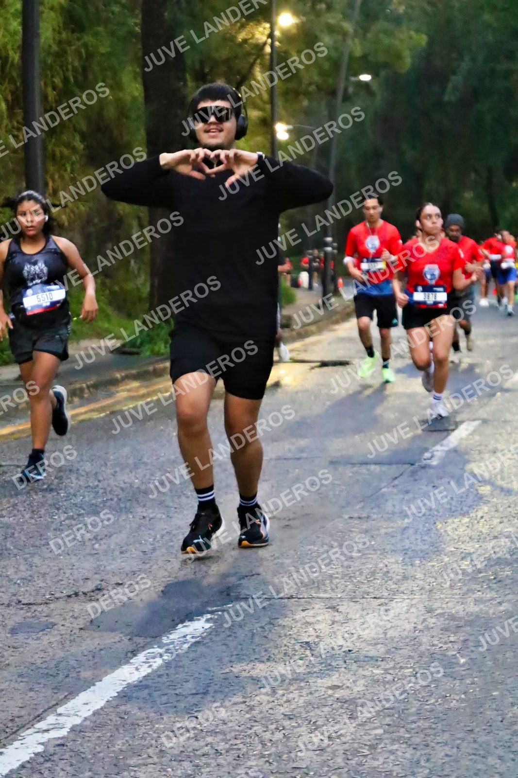 Foto de la CARRERA BIMBO GLOBAL RACE GUADALAJARA en Centro Comercial Andares, Blvd. Puerta de Hierro 4965, Zapopan a las 06:39 · dorsal 5510