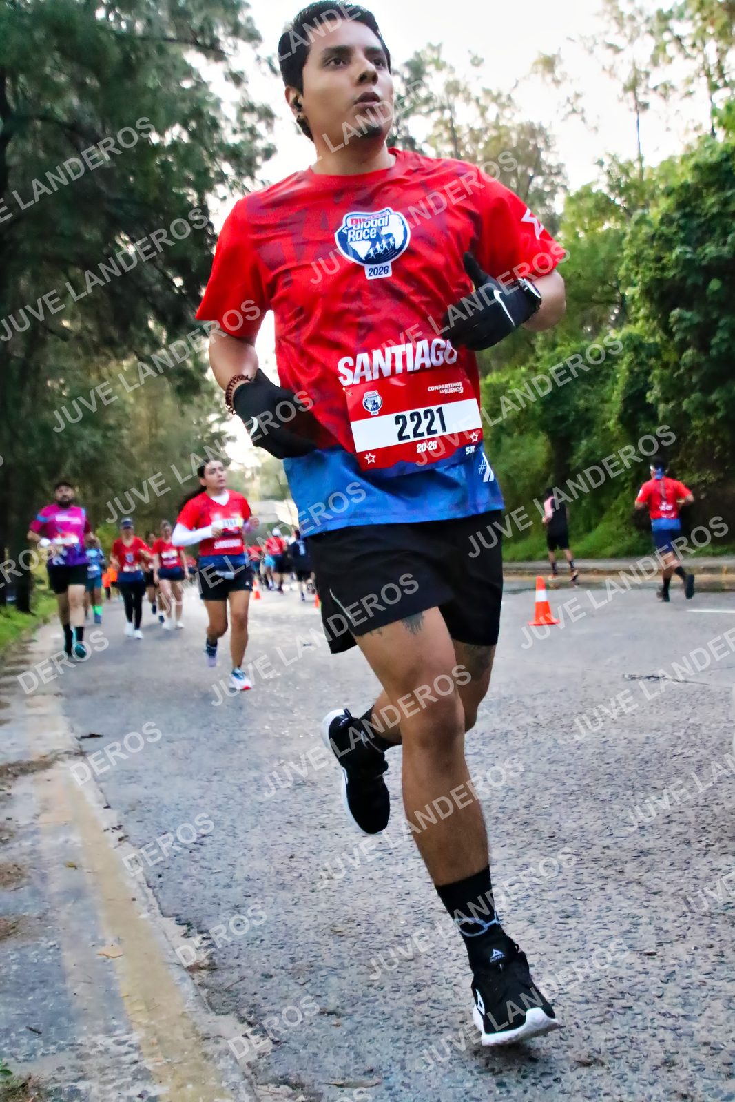 Foto de la CARRERA BIMBO GLOBAL RACE GUADALAJARA en Centro Comercial Andares, Blvd. Puerta de Hierro 4965, Zapopan a las 05:00 · dorsal 2221