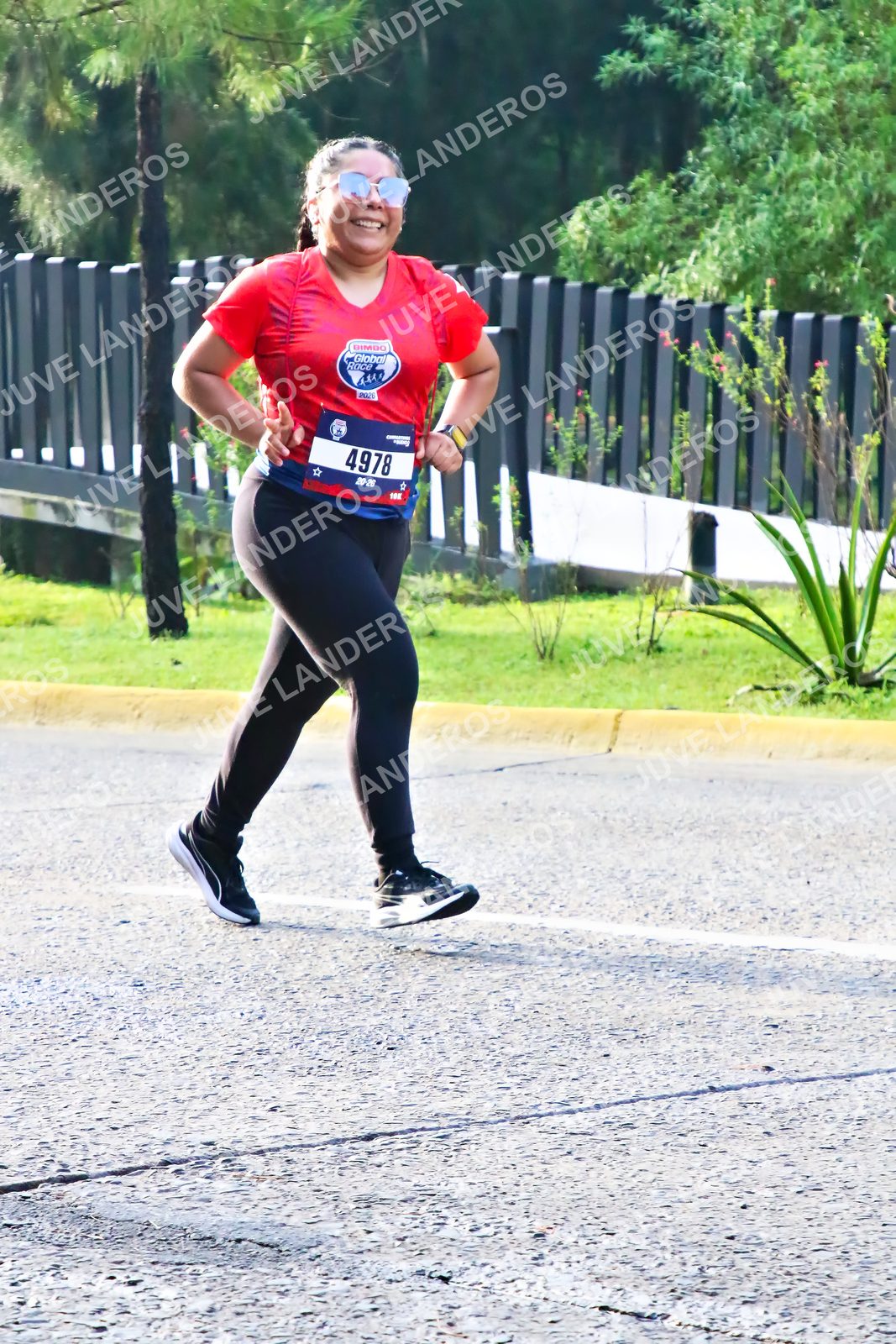 Foto de la CARRERA BIMBO GLOBAL RACE GUADALAJARA en Centro Comercial Andares, Blvd. Puerta de Hierro 4965, Zapopan a las 07:49 · dorsal 4978
