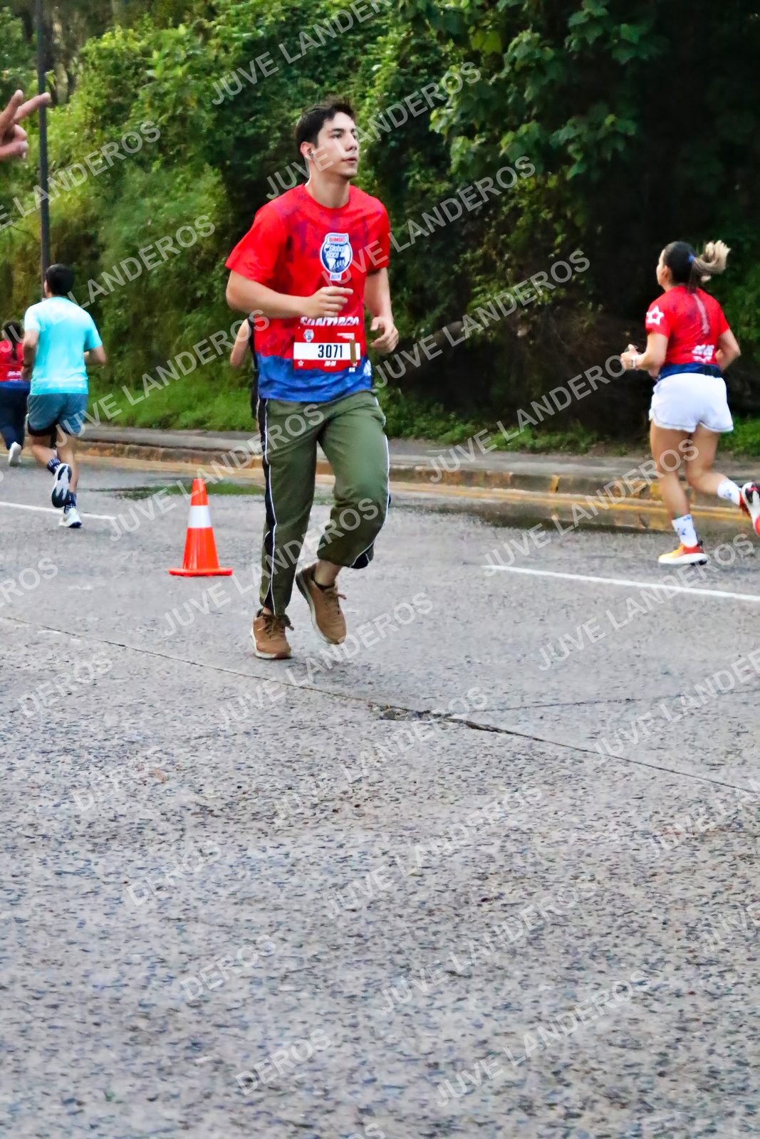 Foto de la CARRERA BIMBO GLOBAL RACE GUADALAJARA en Centro Comercial Andares, Blvd. Puerta de Hierro 4965, Zapopan a las 04:58 · dorsal 3071