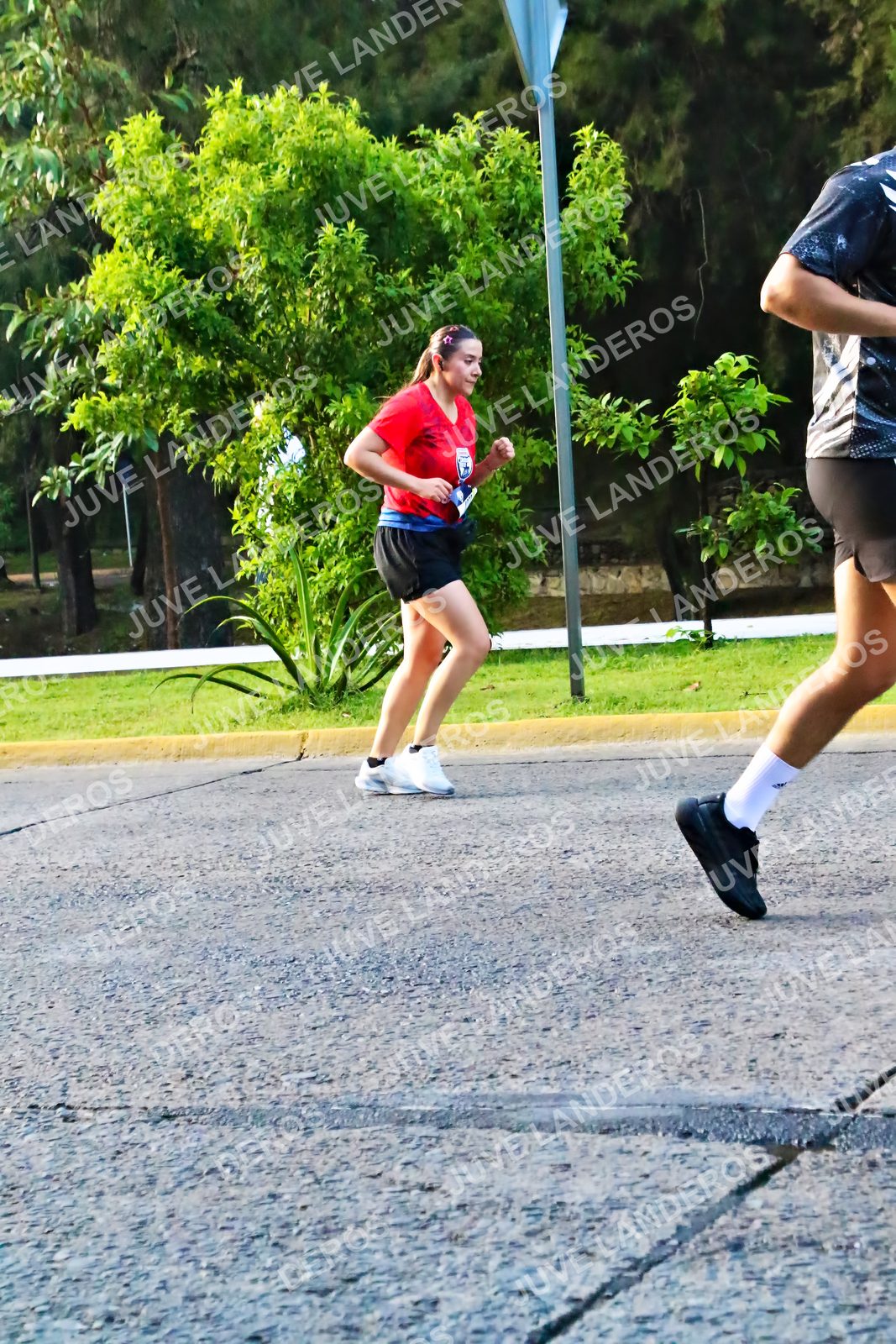Foto de la CARRERA BIMBO GLOBAL RACE GUADALAJARA en Centro Comercial Andares, Blvd. Puerta de Hierro 4965, Zapopan a las 07:35