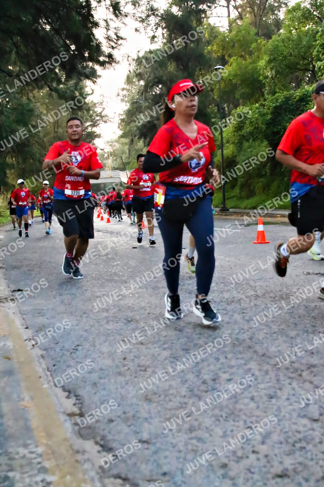 Foto de la CARRERA BIMBO GLOBAL RACE GUADALAJARA en Centro Comercial Andares, Blvd. Puerta de Hierro 4965, Zapopan a las 04:59 · dorsal 3235