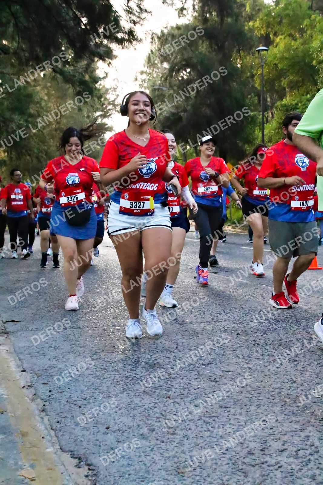 Foto de la CARRERA BIMBO GLOBAL RACE GUADALAJARA en Centro Comercial Andares, Blvd. Puerta de Hierro 4965, Zapopan a las 07:05 · dorsal 3327, 1801, 3326, 2886