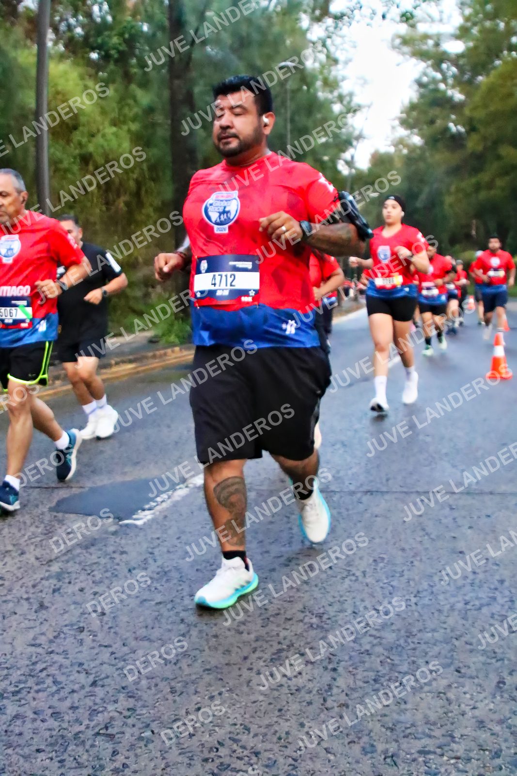 Foto de la CARRERA BIMBO GLOBAL RACE GUADALAJARA en Centro Comercial Andares, Blvd. Puerta de Hierro 4965, Zapopan a las 04:51 · dorsal 4712, 5067