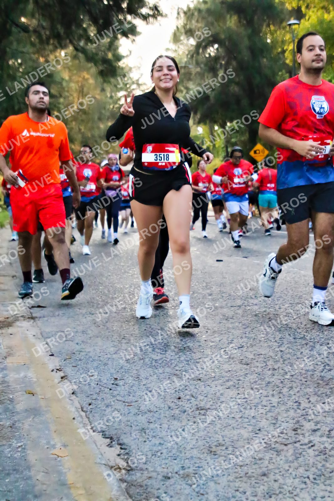Foto de la CARRERA BIMBO GLOBAL RACE GUADALAJARA en Centro Comercial Andares, Blvd. Puerta de Hierro 4965, Zapopan a las 06:57 · dorsal 3518