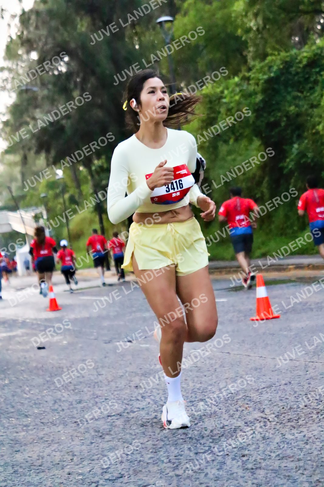 Foto de la CARRERA BIMBO GLOBAL RACE GUADALAJARA en Centro Comercial Andares, Blvd. Puerta de Hierro 4965, Zapopan a las 04:56 · dorsal 3416