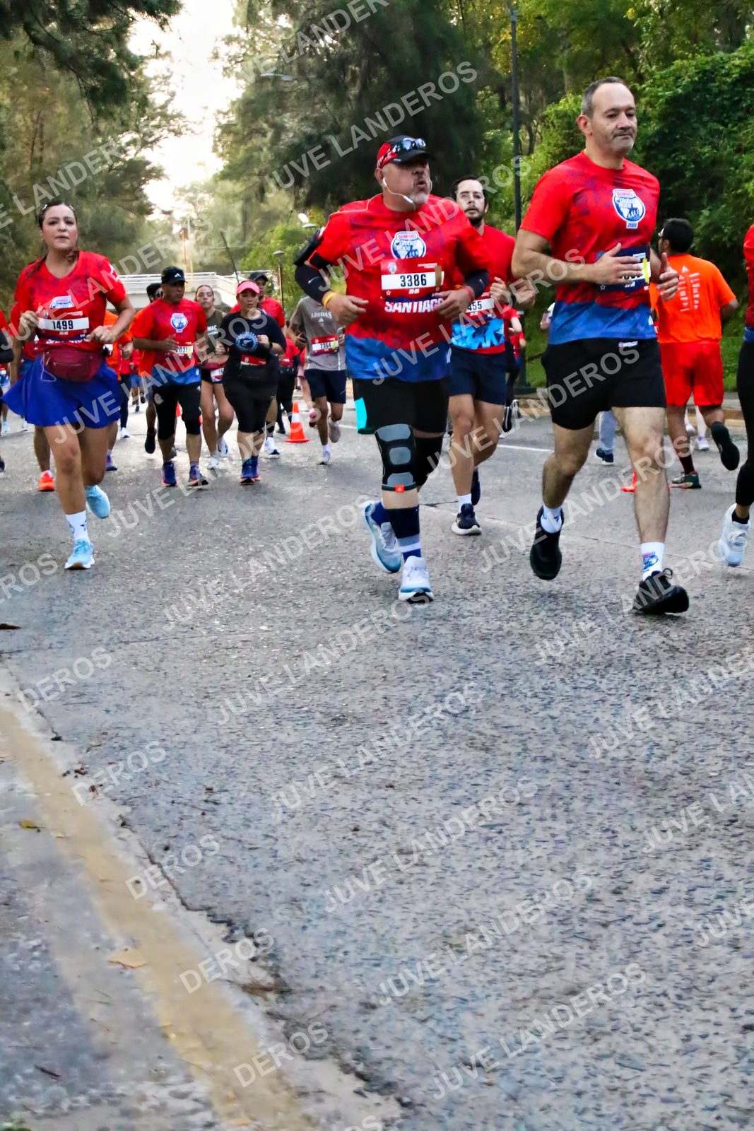 Foto de la CARRERA BIMBO GLOBAL RACE GUADALAJARA en Centro Comercial Andares, Blvd. Puerta de Hierro 4965, Zapopan a las 06:55 · dorsal 3386, 1499, 455