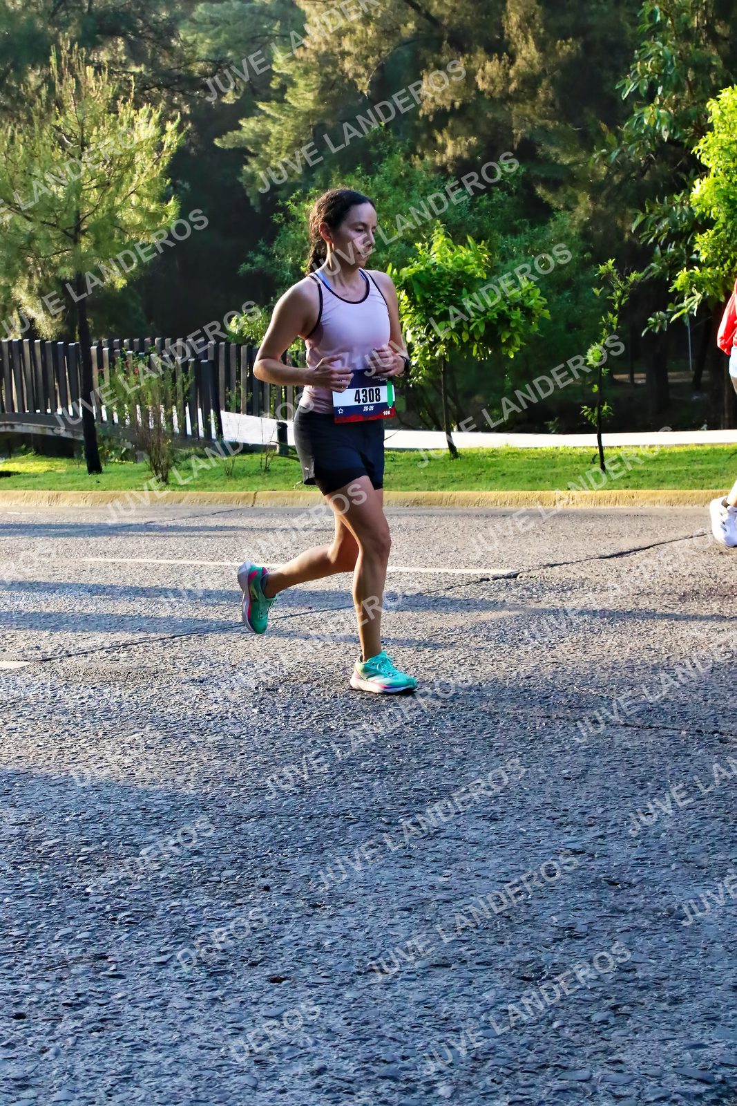 Foto de la CARRERA BIMBO GLOBAL RACE GUADALAJARA en Centro Comercial Andares, Blvd. Puerta de Hierro 4965, Zapopan a las 07:32 · dorsal 4308