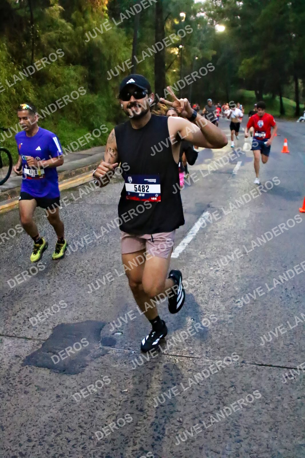 Foto de la CARRERA BIMBO GLOBAL RACE GUADALAJARA en Centro Comercial Andares, Blvd. Puerta de Hierro 4965, Zapopan a las 06:37 · dorsal 5482, 4160
