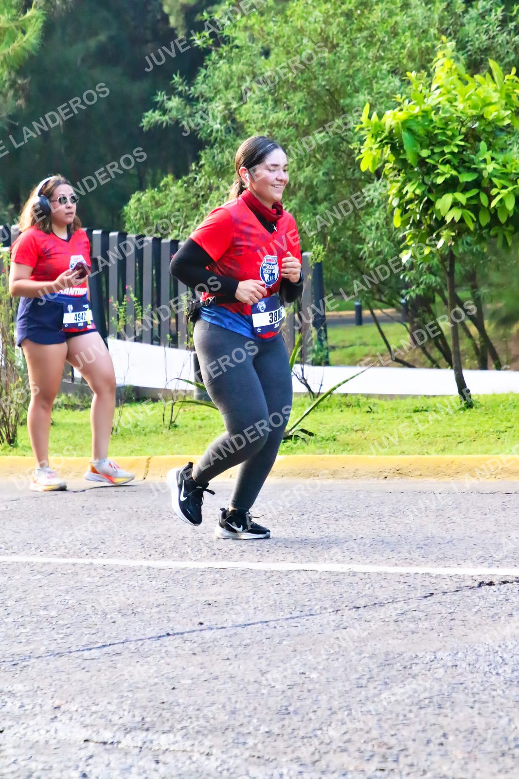 Foto de la CARRERA BIMBO GLOBAL RACE GUADALAJARA en Centro Comercial Andares, Blvd. Puerta de Hierro 4965, Zapopan a las 07:44 · dorsal 4942