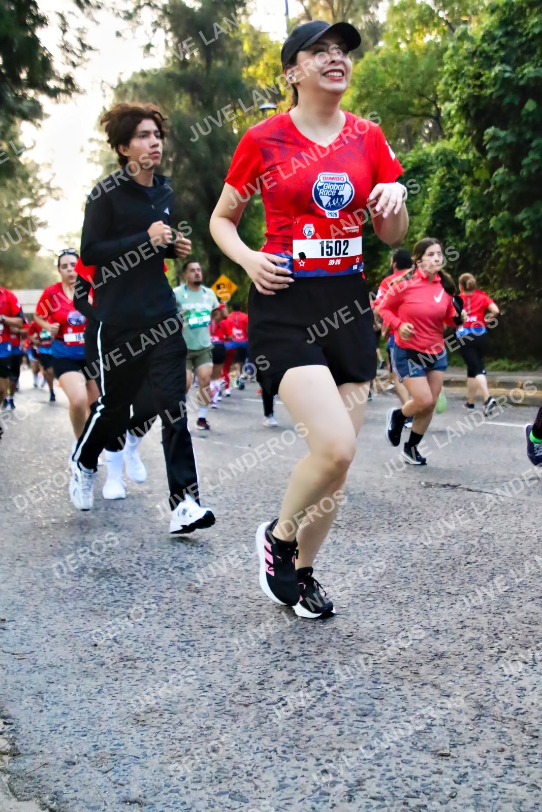 Foto de la CARRERA BIMBO GLOBAL RACE GUADALAJARA en Centro Comercial Andares, Blvd. Puerta de Hierro 4965, Zapopan a las 06:57 · dorsal 1502