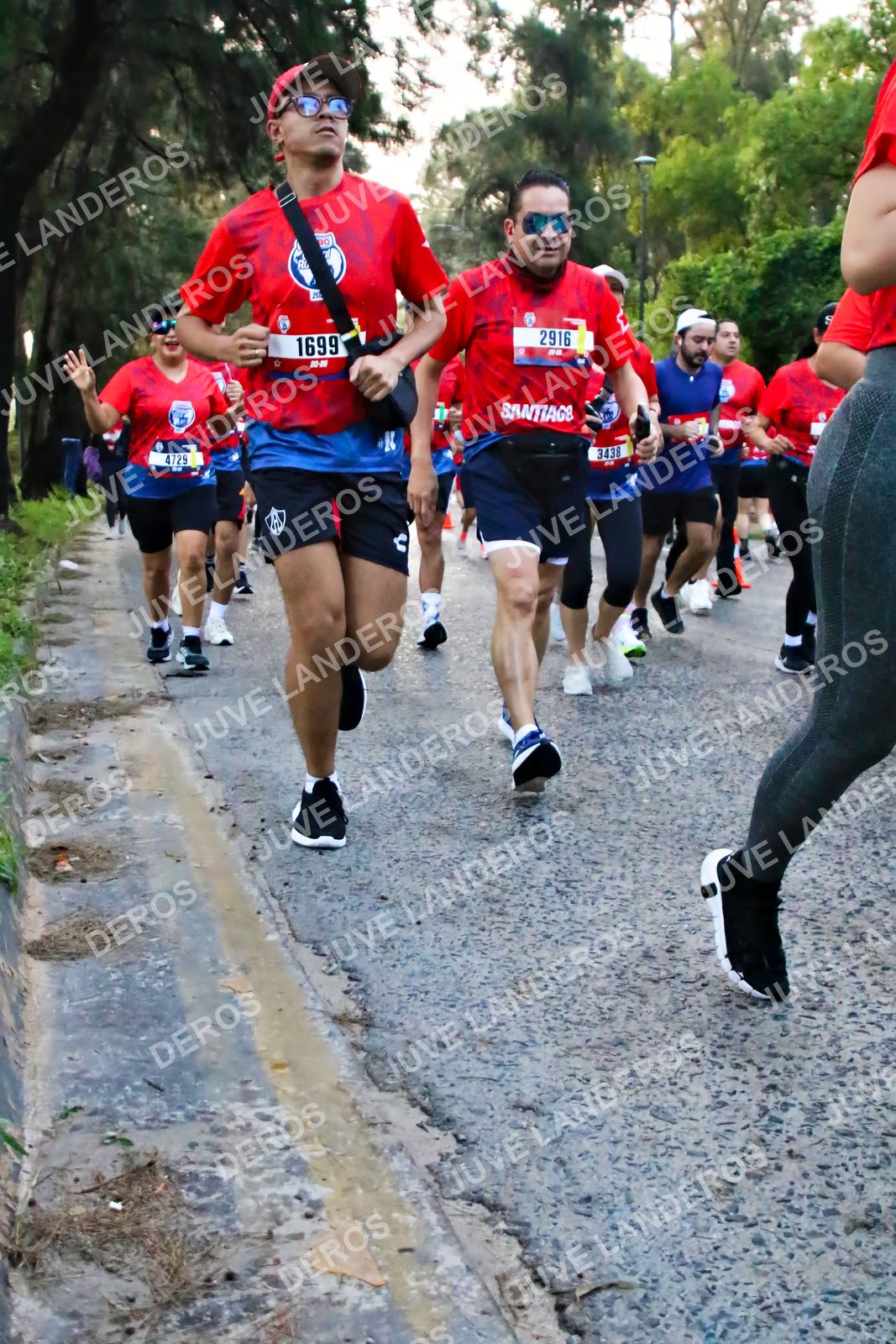 Foto de la CARRERA BIMBO GLOBAL RACE GUADALAJARA en Centro Comercial Andares, Blvd. Puerta de Hierro 4965, Zapopan a las 07:01 · dorsal 4729, 2916, 1699, 3438