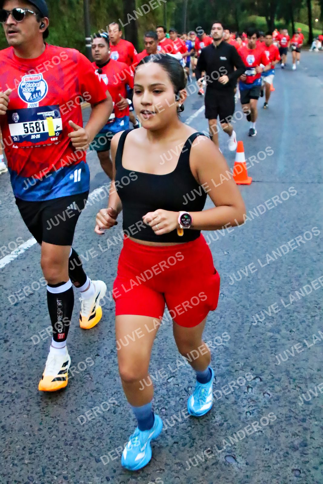 Foto de la CARRERA BIMBO GLOBAL RACE GUADALAJARA en Centro Comercial Andares, Blvd. Puerta de Hierro 4965, Zapopan a las 04:48 · dorsal 5581