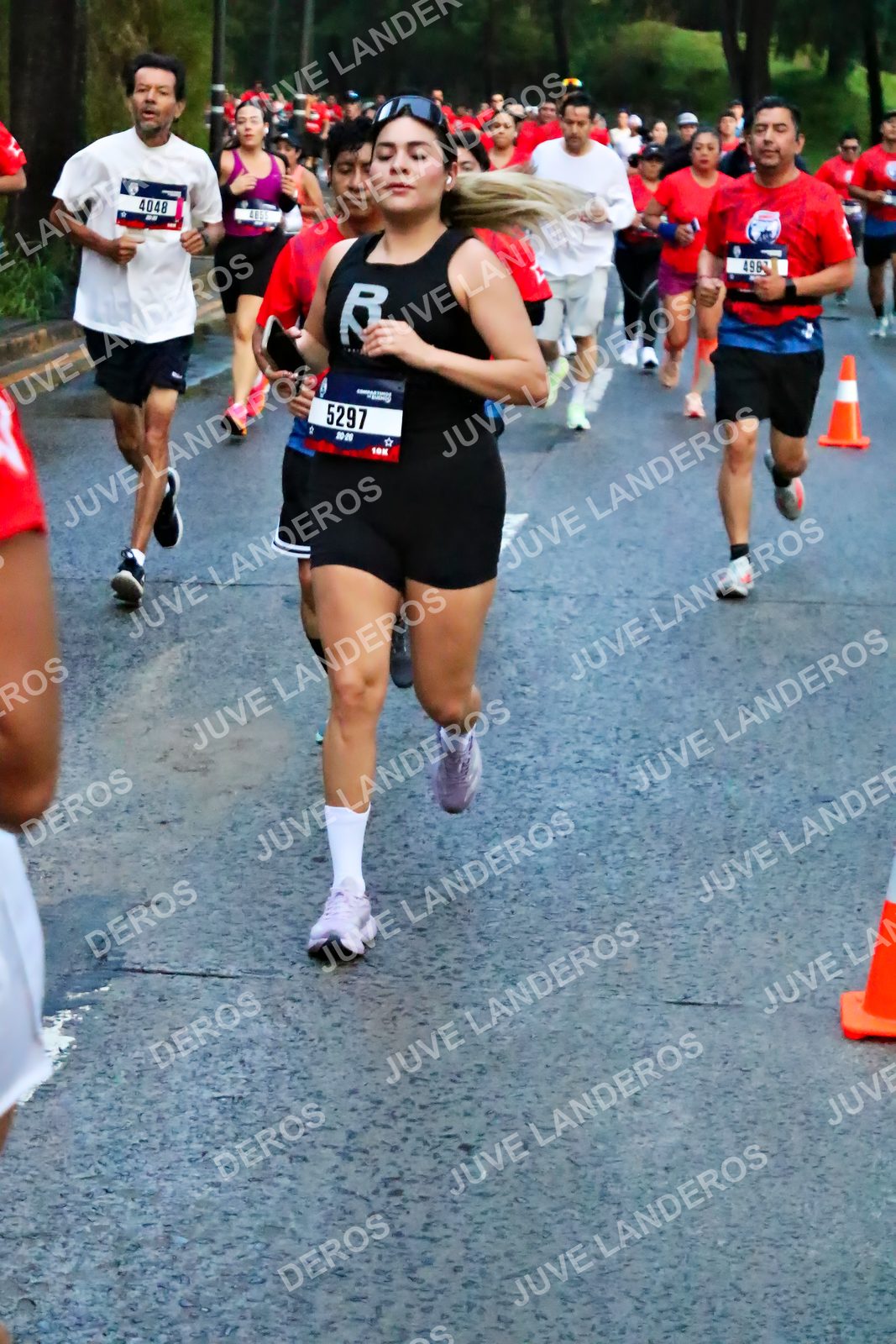 Foto de la CARRERA BIMBO GLOBAL RACE GUADALAJARA en Centro Comercial Andares, Blvd. Puerta de Hierro 4965, Zapopan a las 06:41 · dorsal 5297, 4048