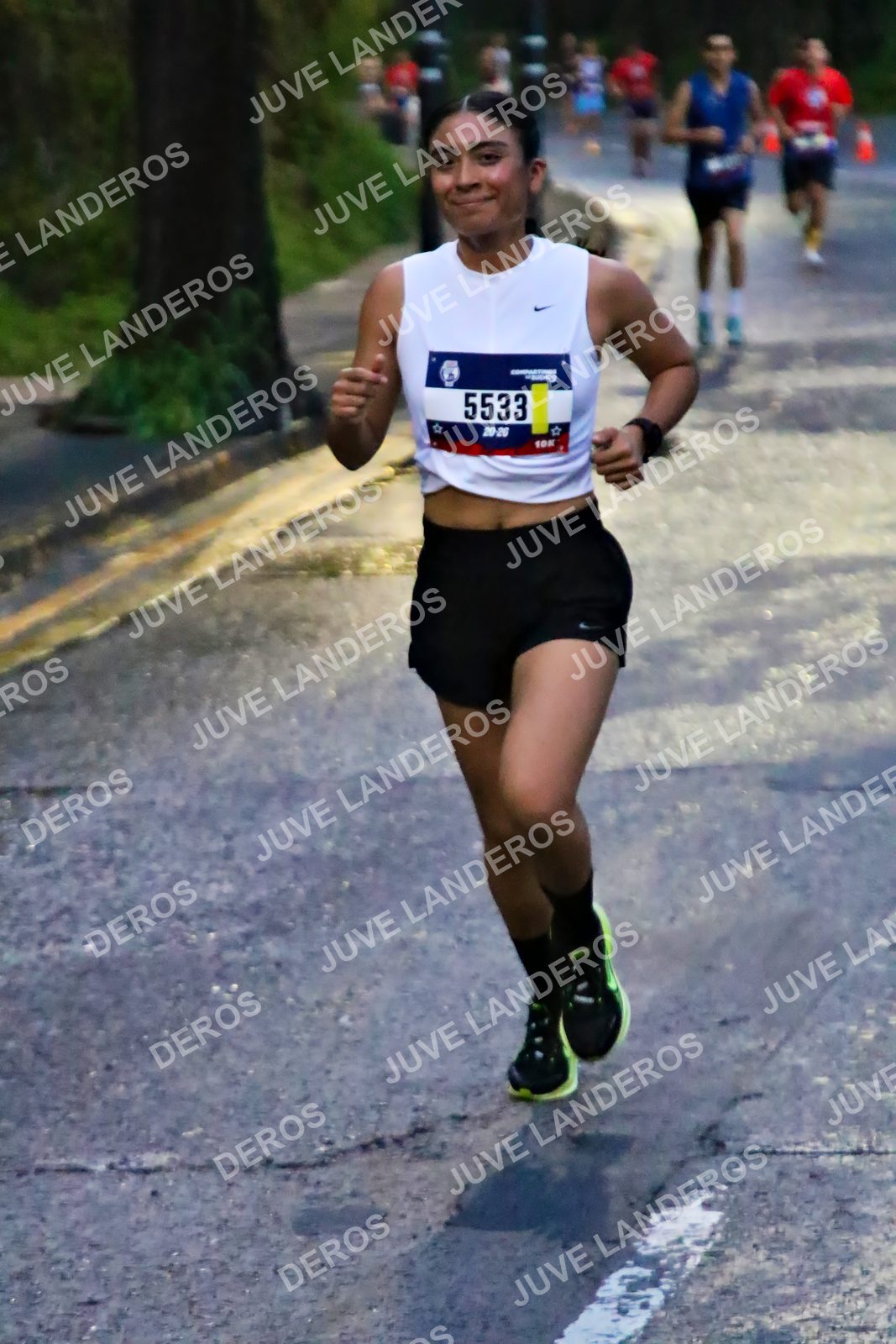 Foto de la CARRERA BIMBO GLOBAL RACE GUADALAJARA en Centro Comercial Andares, Blvd. Puerta de Hierro 4965, Zapopan a las 06:36 · dorsal 5533