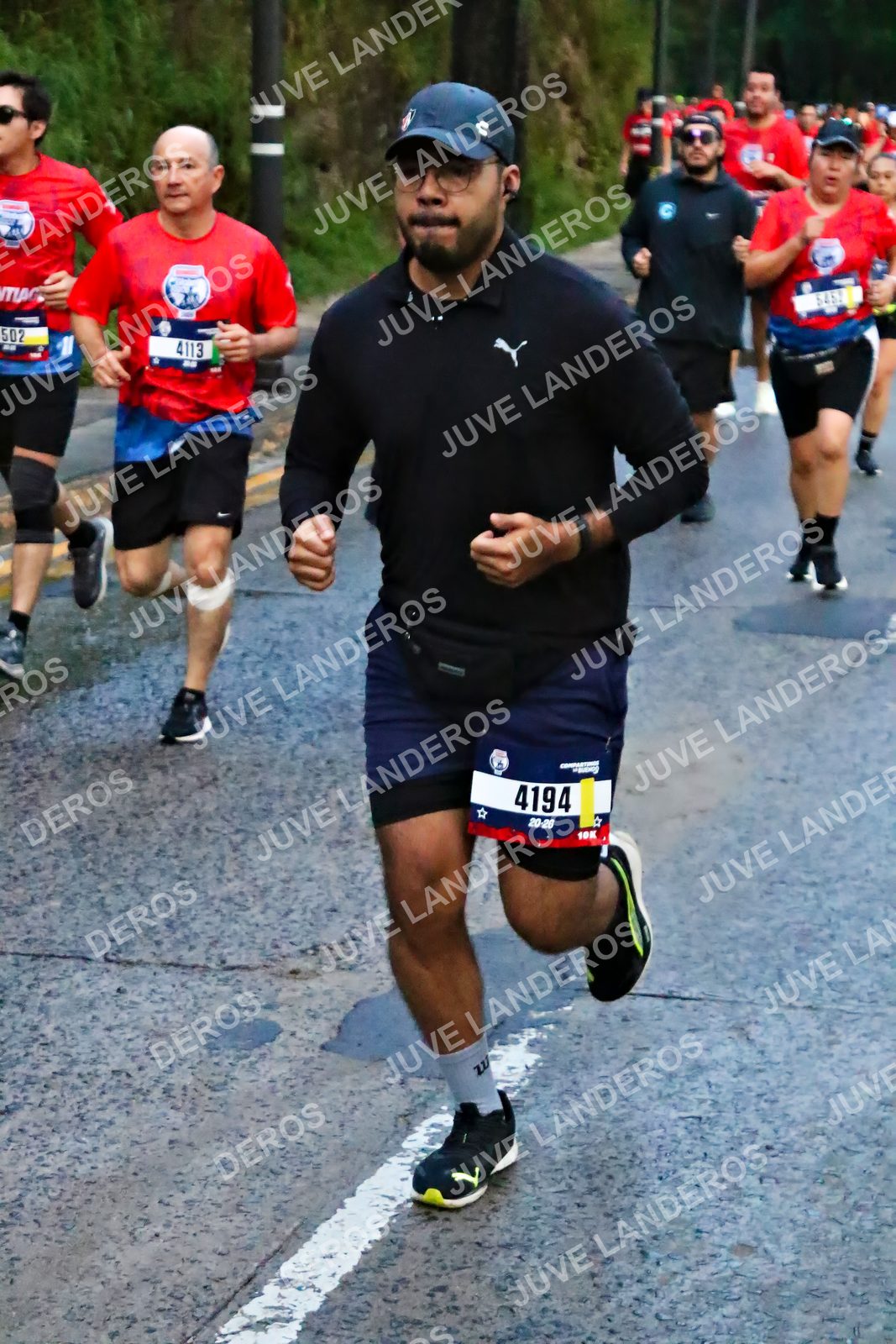 Foto de la CARRERA BIMBO GLOBAL RACE GUADALAJARA en Centro Comercial Andares, Blvd. Puerta de Hierro 4965, Zapopan a las 06:41 · dorsal 4194, 4113, 502
