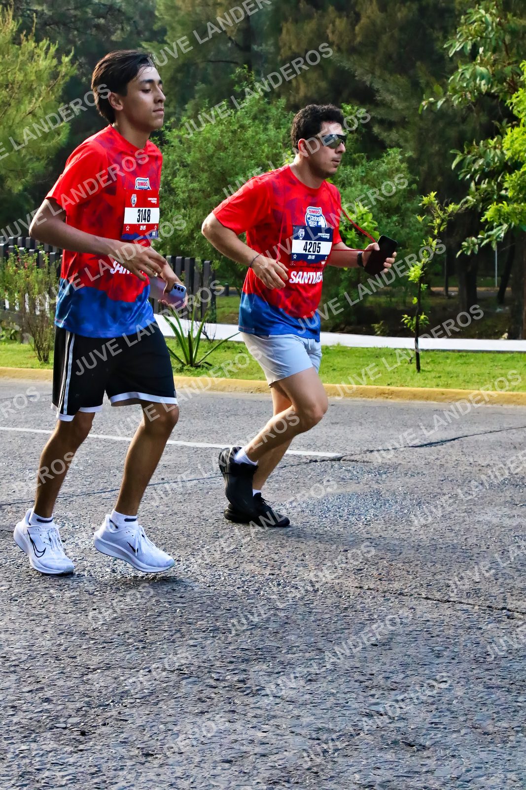 Foto de la CARRERA BIMBO GLOBAL RACE GUADALAJARA en Centro Comercial Andares, Blvd. Puerta de Hierro 4965, Zapopan a las 07:42 · dorsal 3148, 4205