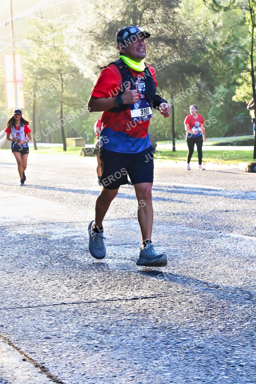 Foto de la CARRERA BIMBO GLOBAL RACE GUADALAJARA en Centro Comercial Andares, Blvd. Puerta de Hierro 4965, Zapopan a las 07:27 · dorsal 3903