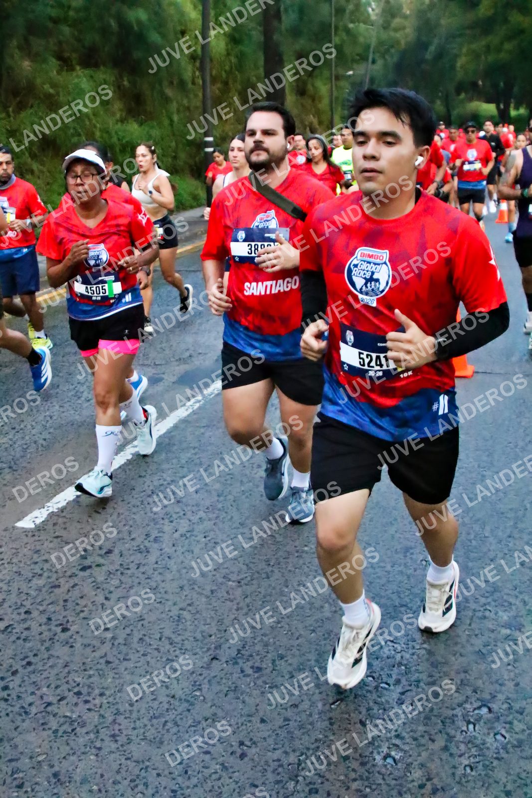 Foto de la CARRERA BIMBO GLOBAL RACE GUADALAJARA en Centro Comercial Andares, Blvd. Puerta de Hierro 4965, Zapopan a las 04:48 · dorsal 4505, 5241
