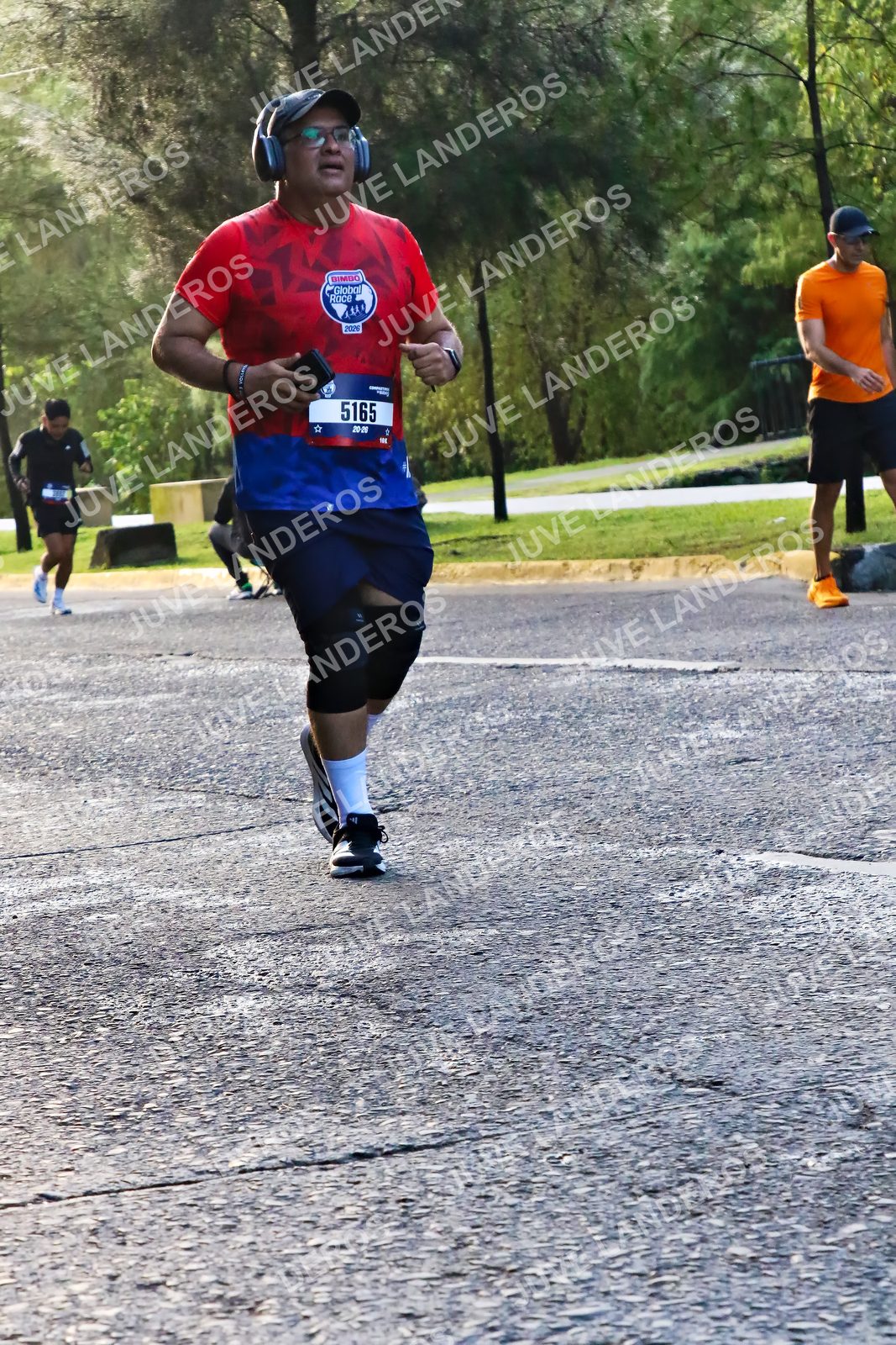 Foto de la CARRERA BIMBO GLOBAL RACE GUADALAJARA en Centro Comercial Andares, Blvd. Puerta de Hierro 4965, Zapopan a las 07:35 · dorsal 5165