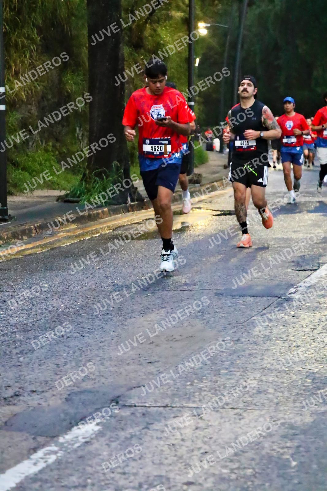 Foto de la CARRERA BIMBO GLOBAL RACE GUADALAJARA en Centro Comercial Andares, Blvd. Puerta de Hierro 4965, Zapopan a las 06:38 · dorsal 4620, 4435