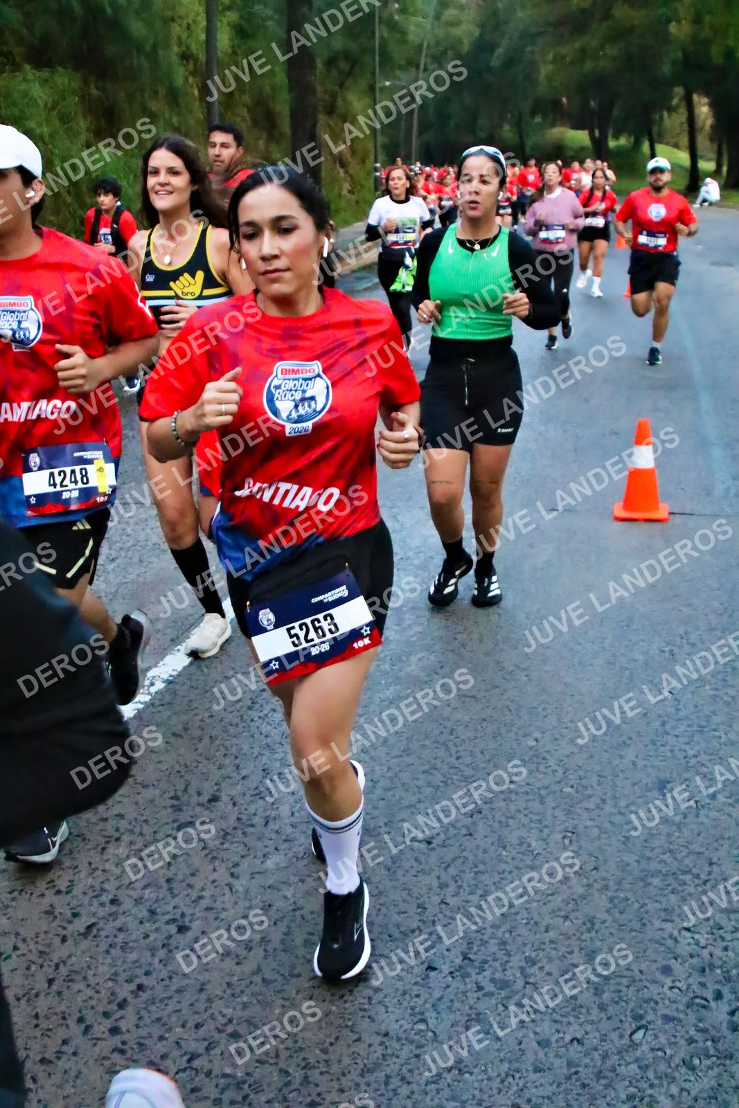 Foto de la CARRERA BIMBO GLOBAL RACE GUADALAJARA en Centro Comercial Andares, Blvd. Puerta de Hierro 4965, Zapopan a las 06:41 · dorsal 5263, 4248