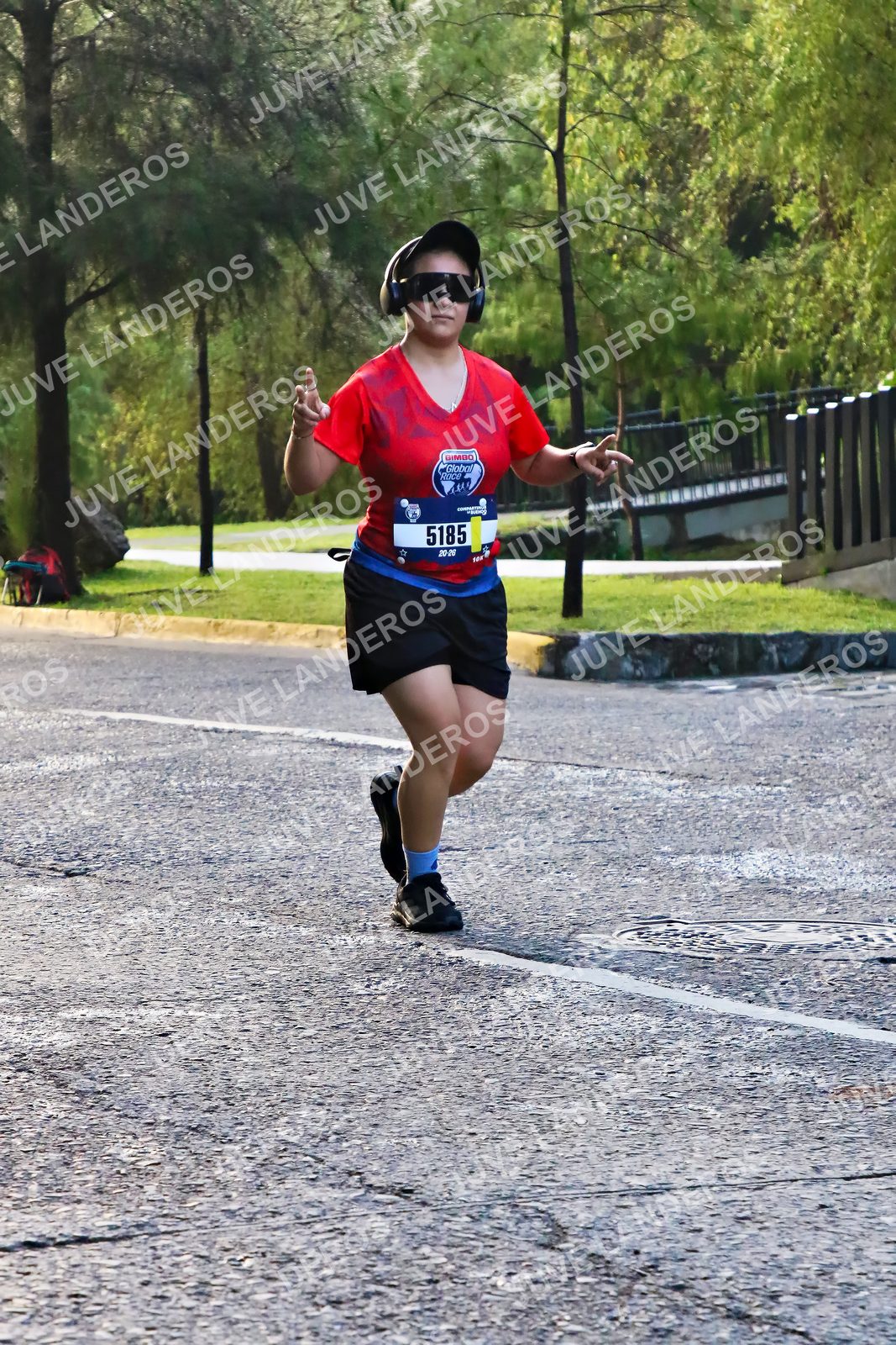 Foto de la CARRERA BIMBO GLOBAL RACE GUADALAJARA en Centro Comercial Andares, Blvd. Puerta de Hierro 4965, Zapopan a las 07:38 · dorsal 5185