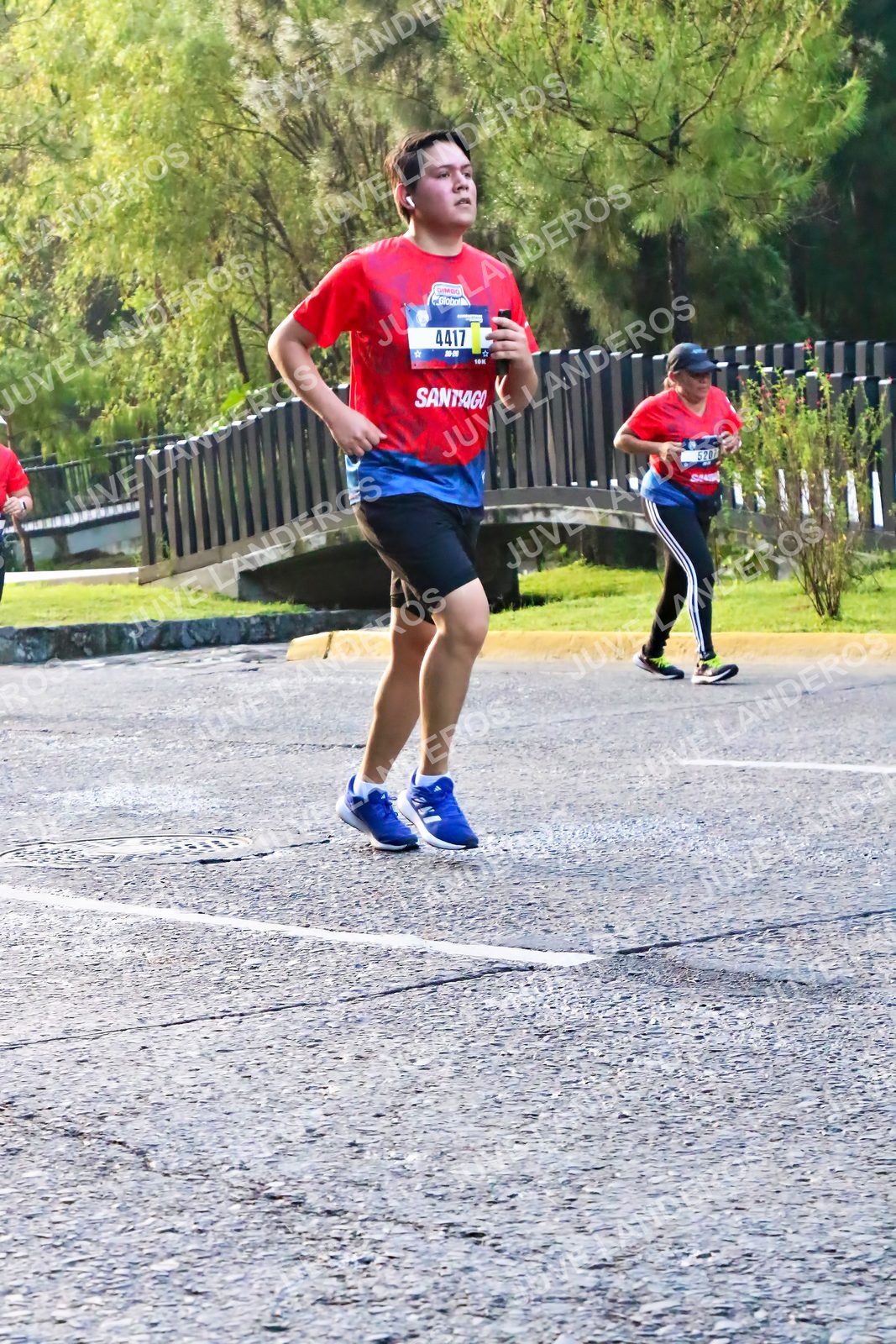 Foto de la CARRERA BIMBO GLOBAL RACE GUADALAJARA en Centro Comercial Andares, Blvd. Puerta de Hierro 4965, Zapopan a las 07:35 · dorsal 4417, 520
