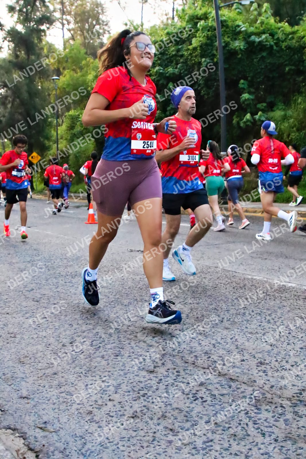 Foto de la CARRERA BIMBO GLOBAL RACE GUADALAJARA en Centro Comercial Andares, Blvd. Puerta de Hierro 4965, Zapopan a las 05:00 · dorsal 3104, 2544