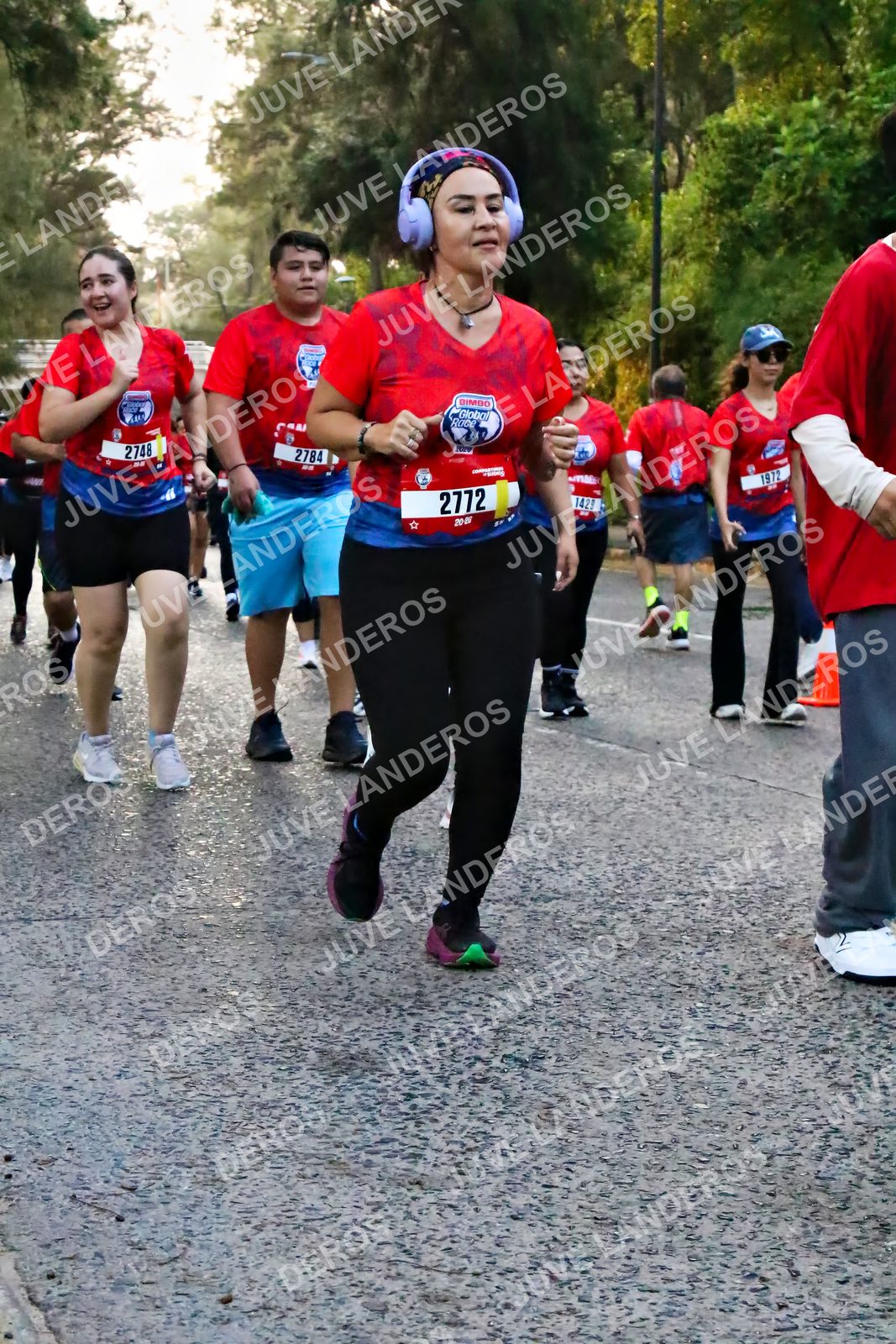 Foto de la CARRERA BIMBO GLOBAL RACE GUADALAJARA en Centro Comercial Andares, Blvd. Puerta de Hierro 4965, Zapopan a las 07:05 · dorsal 2772, 2748, 2784, 1972