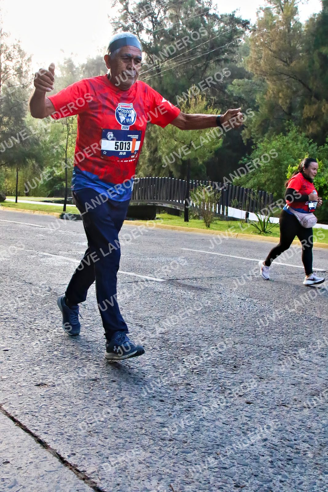 Foto de la CARRERA BIMBO GLOBAL RACE GUADALAJARA en Centro Comercial Andares, Blvd. Puerta de Hierro 4965, Zapopan a las 07:37 · dorsal 5013