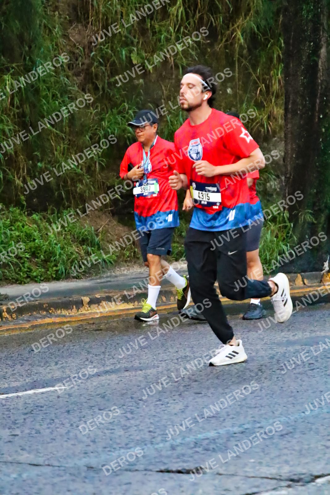 Foto de la CARRERA BIMBO GLOBAL RACE GUADALAJARA en Centro Comercial Andares, Blvd. Puerta de Hierro 4965, Zapopan a las 04:54 · dorsal 4315, 3947
