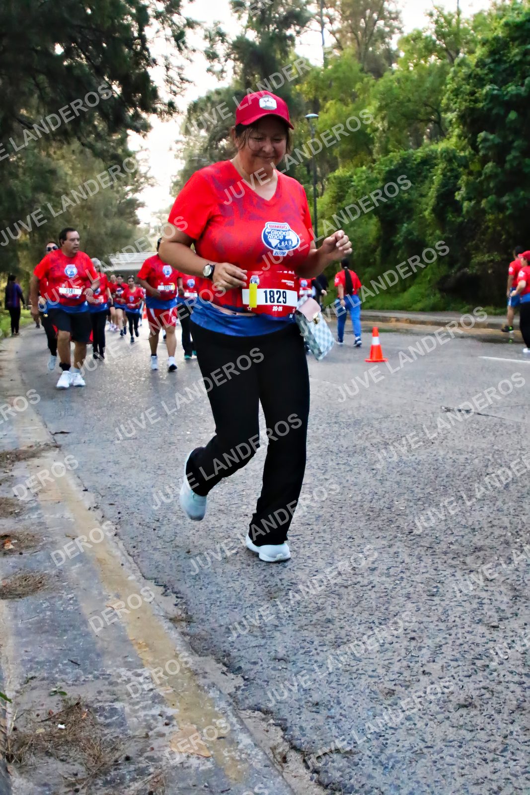 Foto de la CARRERA BIMBO GLOBAL RACE GUADALAJARA en Centro Comercial Andares, Blvd. Puerta de Hierro 4965, Zapopan a las 07:03 · dorsal 1829