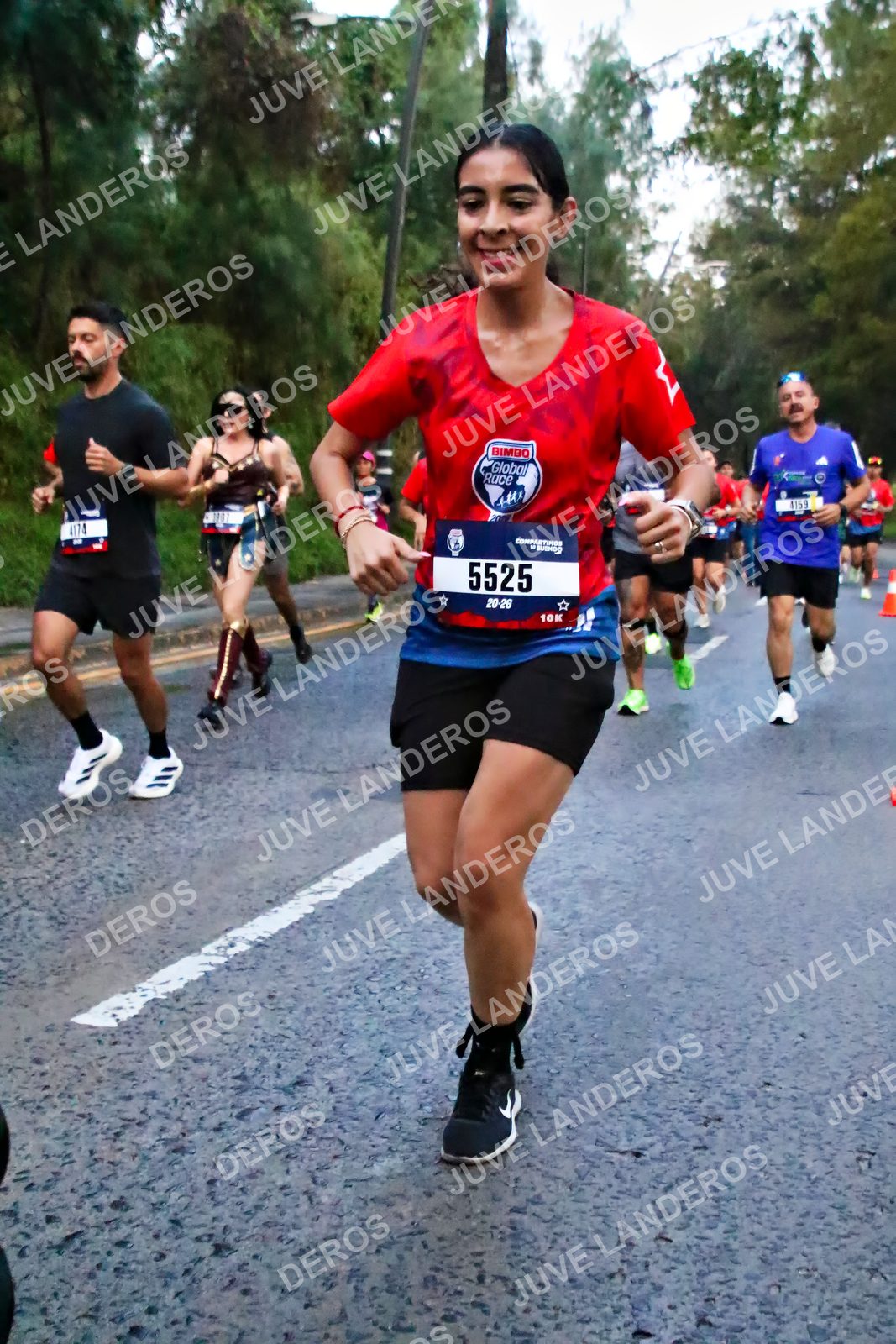 Foto de la CARRERA BIMBO GLOBAL RACE GUADALAJARA en Centro Comercial Andares, Blvd. Puerta de Hierro 4965, Zapopan a las 06:41 · dorsal 5525, 4174
