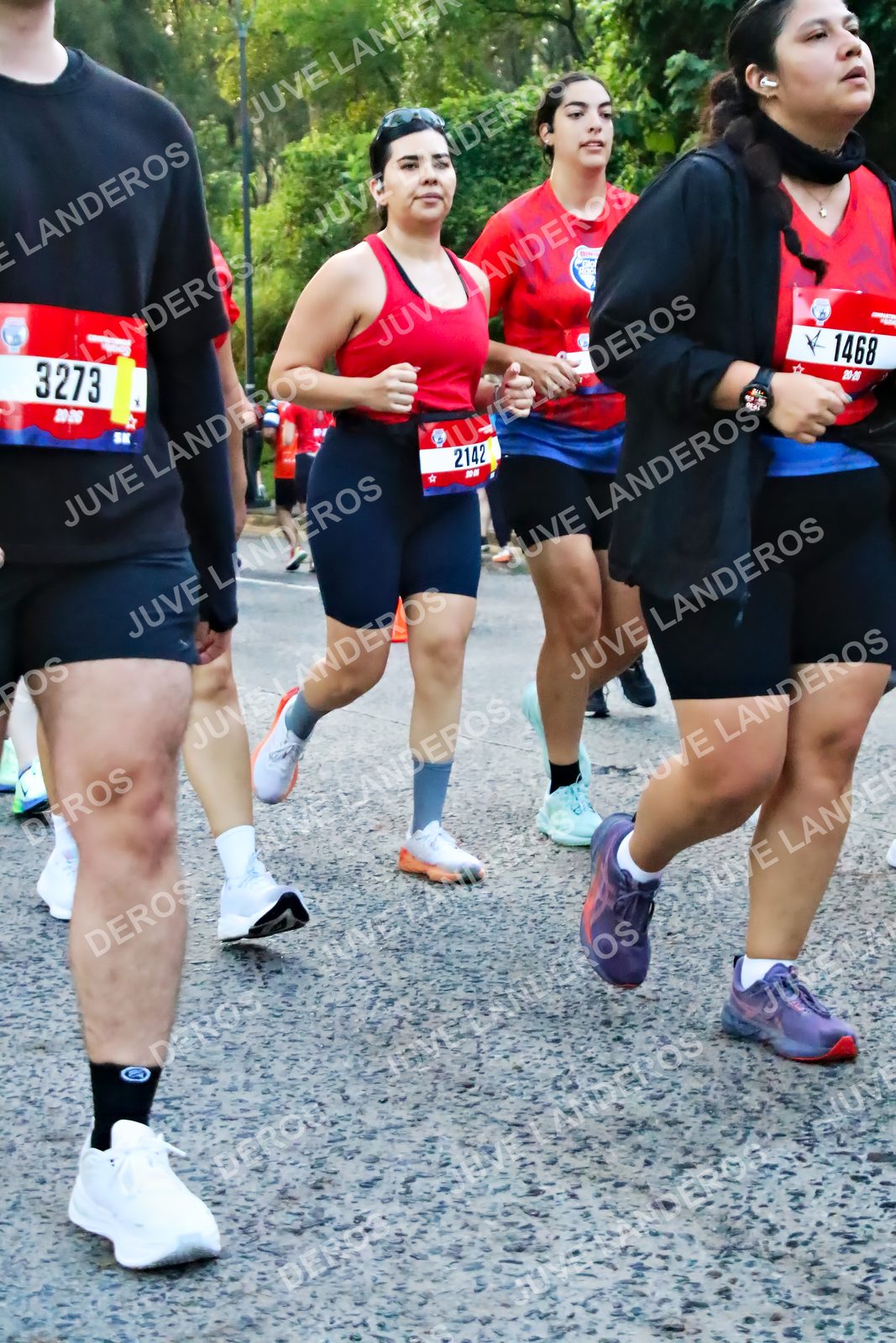 Foto de la CARRERA BIMBO GLOBAL RACE GUADALAJARA en Centro Comercial Andares, Blvd. Puerta de Hierro 4965, Zapopan a las 07:00 · dorsal 3273, 1468, 2142