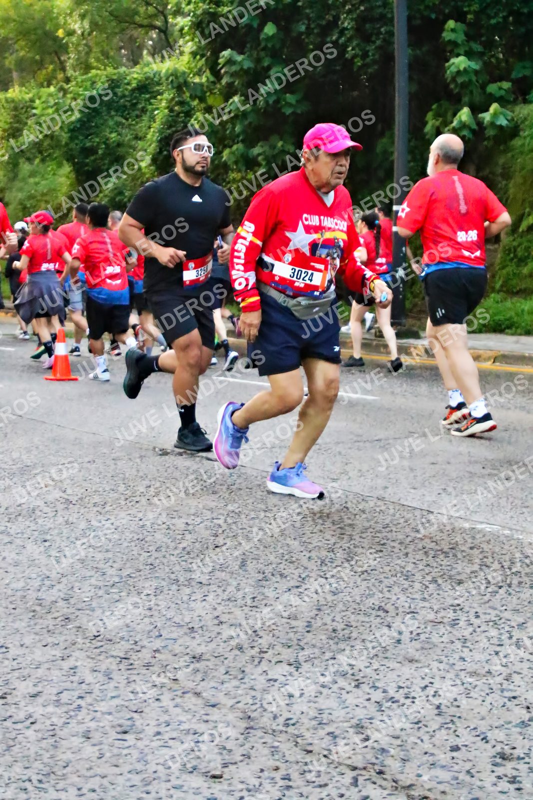 Foto de la CARRERA BIMBO GLOBAL RACE GUADALAJARA en Centro Comercial Andares, Blvd. Puerta de Hierro 4965, Zapopan a las 06:56 · dorsal 3024, 325