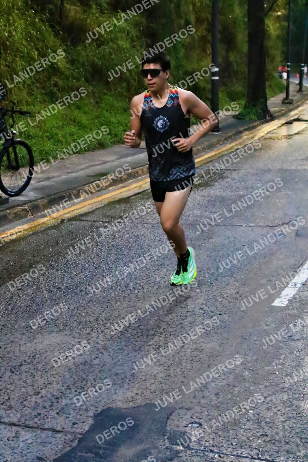 Foto de la CARRERA BIMBO GLOBAL RACE GUADALAJARA en Centro Comercial Andares, Blvd. Puerta de Hierro 4965, Zapopan a las 06:36