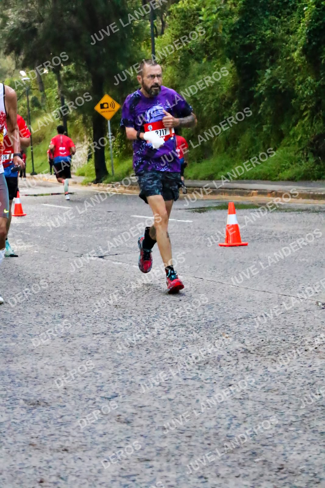 Foto de la CARRERA BIMBO GLOBAL RACE GUADALAJARA en Centro Comercial Andares, Blvd. Puerta de Hierro 4965, Zapopan a las 04:57 · dorsal 76, 2717