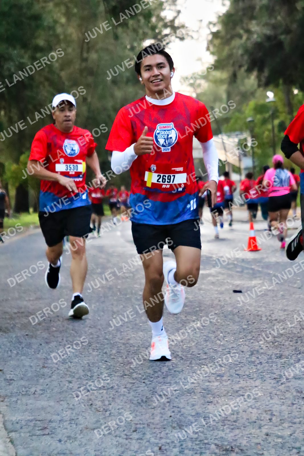Foto de la CARRERA BIMBO GLOBAL RACE GUADALAJARA en Centro Comercial Andares, Blvd. Puerta de Hierro 4965, Zapopan a las 04:56 · dorsal 2697, 3530