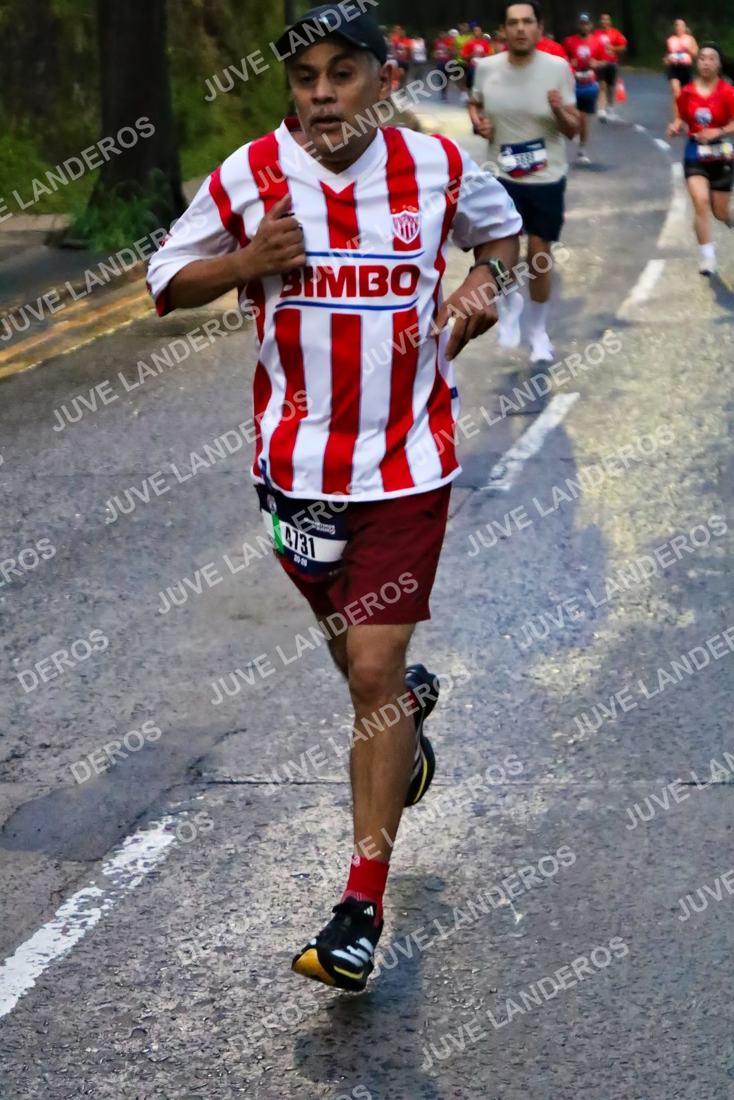 Foto de la CARRERA BIMBO GLOBAL RACE GUADALAJARA en Centro Comercial Andares, Blvd. Puerta de Hierro 4965, Zapopan a las 06:37 · dorsal 4731