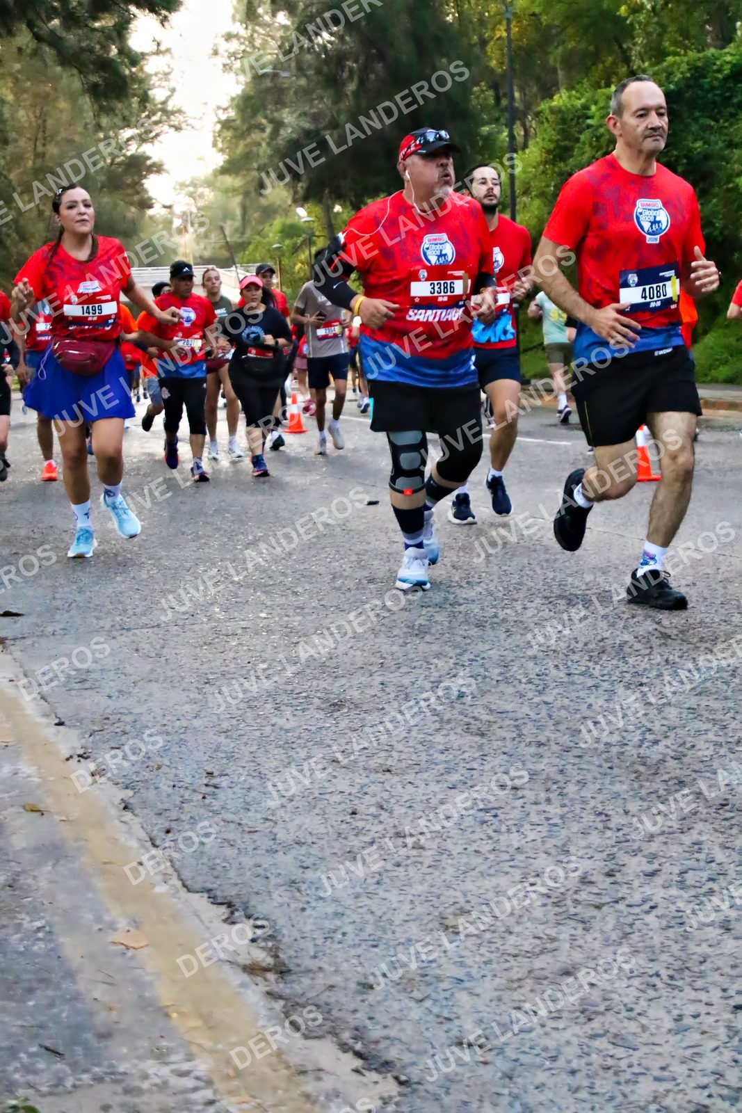 Foto de la CARRERA BIMBO GLOBAL RACE GUADALAJARA en Centro Comercial Andares, Blvd. Puerta de Hierro 4965, Zapopan a las 06:55 · dorsal 1499, 4080, 3386