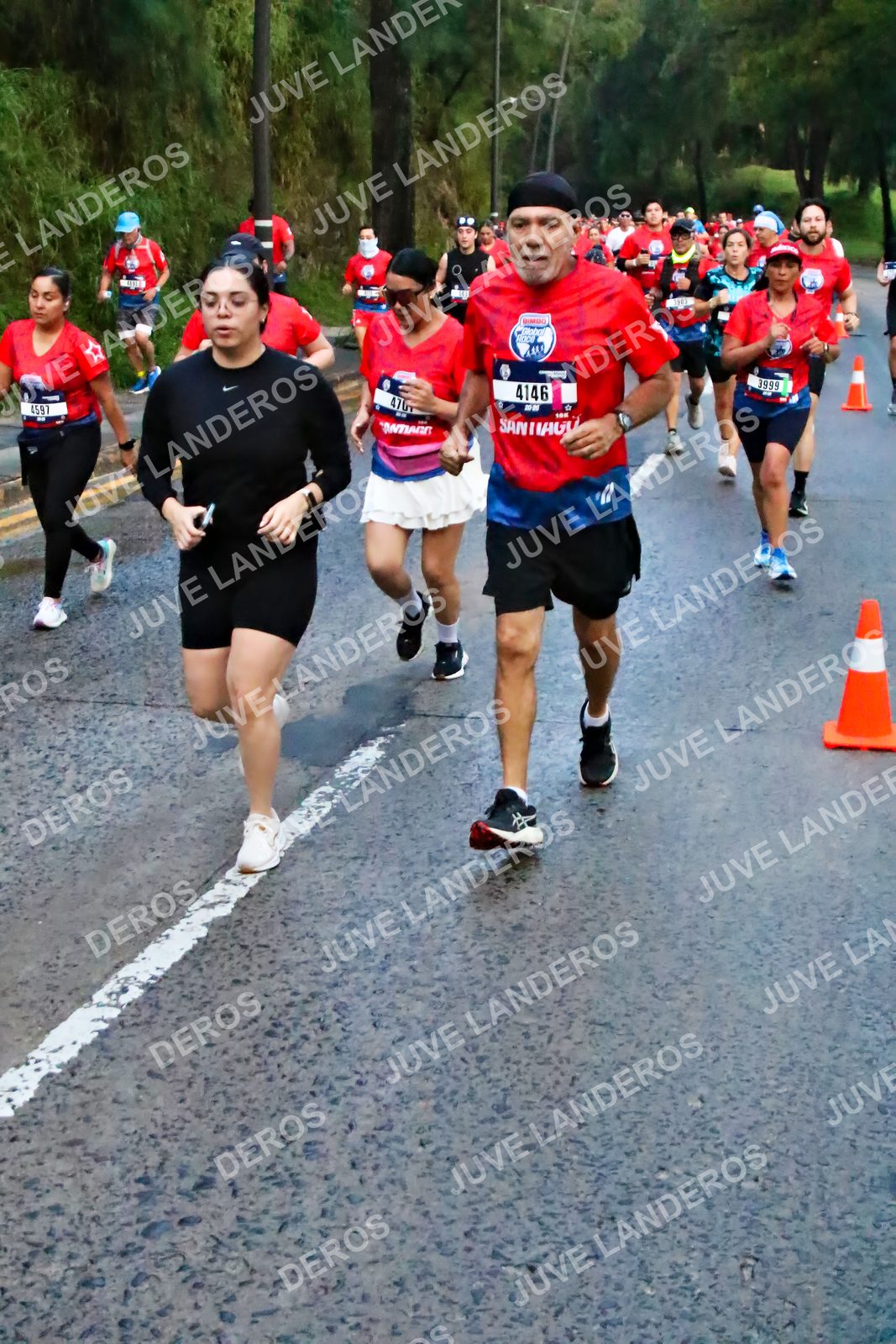 Foto de la CARRERA BIMBO GLOBAL RACE GUADALAJARA en Centro Comercial Andares, Blvd. Puerta de Hierro 4965, Zapopan a las 06:42 · dorsal 4146, 4597, 3999