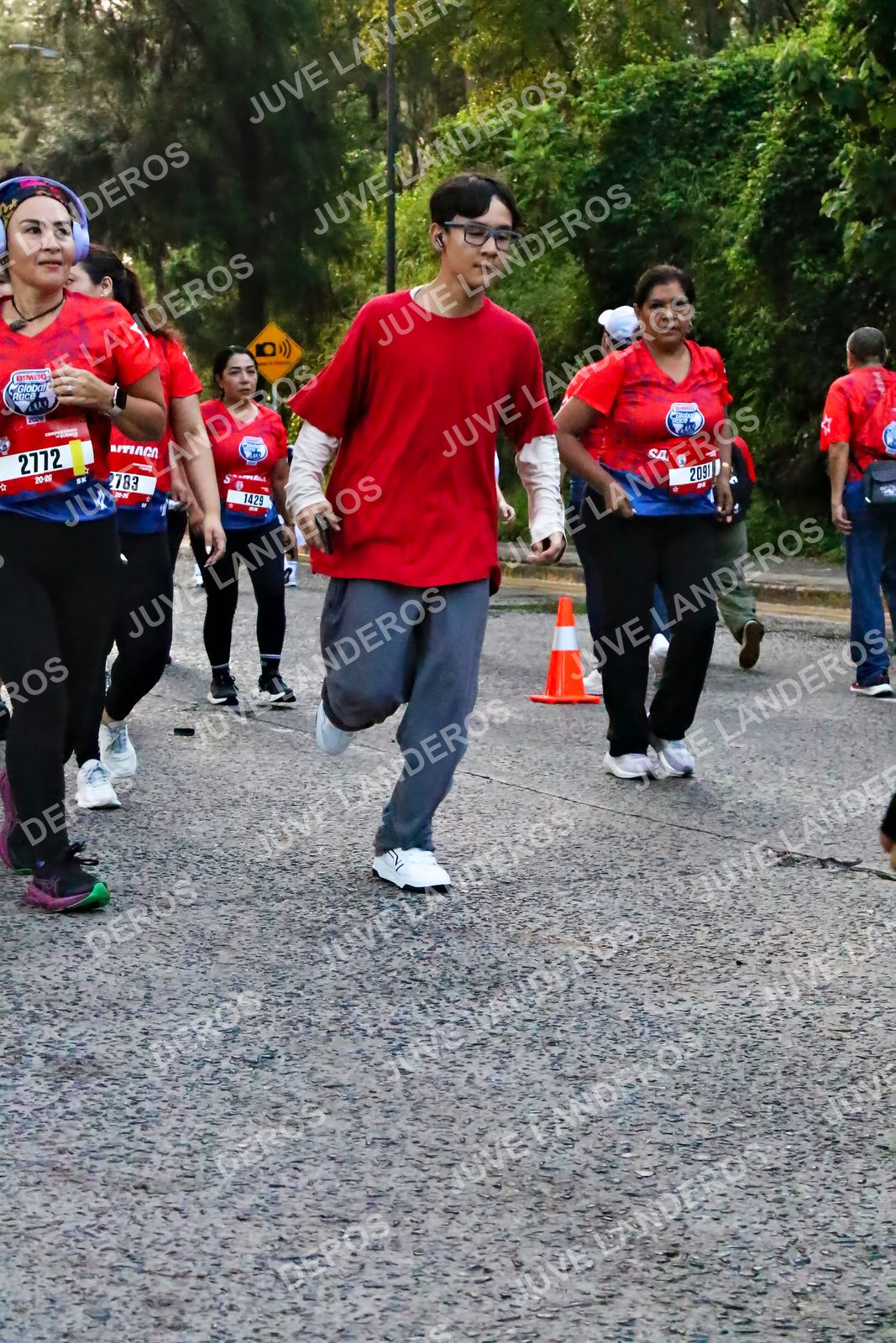 Foto de la CARRERA BIMBO GLOBAL RACE GUADALAJARA en Centro Comercial Andares, Blvd. Puerta de Hierro 4965, Zapopan a las 07:05 · dorsal 2772, 2091, 1429