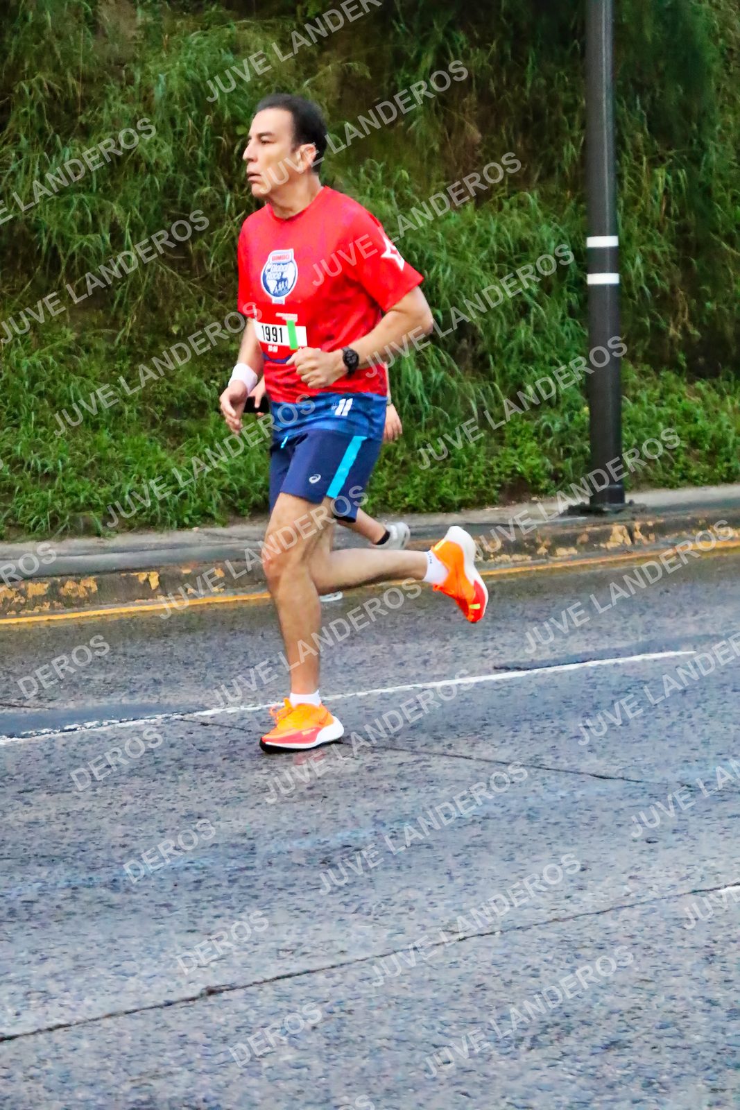 Foto de la CARRERA BIMBO GLOBAL RACE GUADALAJARA en Centro Comercial Andares, Blvd. Puerta de Hierro 4965, Zapopan a las 04:55 · dorsal 1991