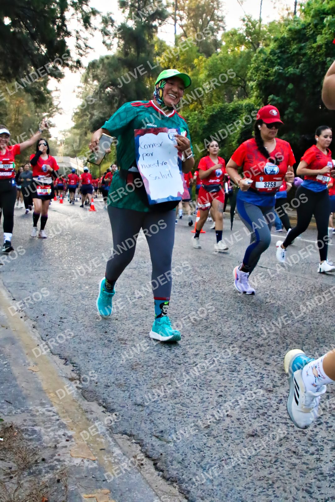 Foto de la CARRERA BIMBO GLOBAL RACE GUADALAJARA en Centro Comercial Andares, Blvd. Puerta de Hierro 4965, Zapopan a las 06:59 · dorsal 3447, 3259