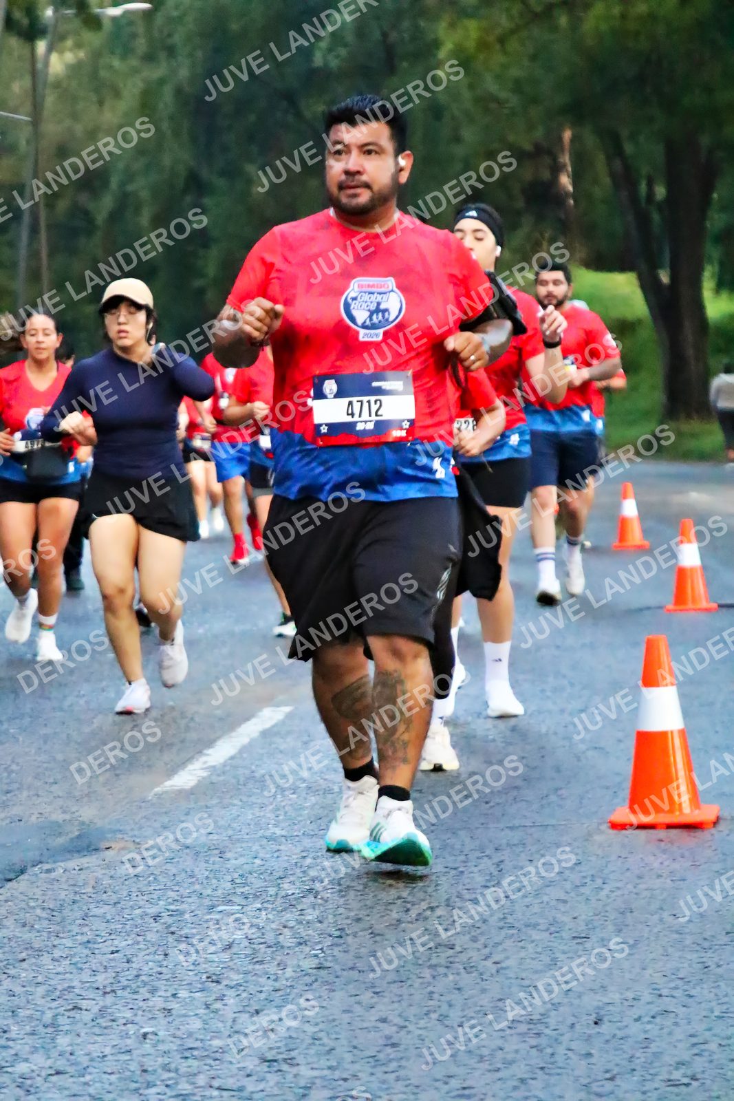 Foto de la CARRERA BIMBO GLOBAL RACE GUADALAJARA en Centro Comercial Andares, Blvd. Puerta de Hierro 4965, Zapopan a las 04:51 · dorsal 4712, 228