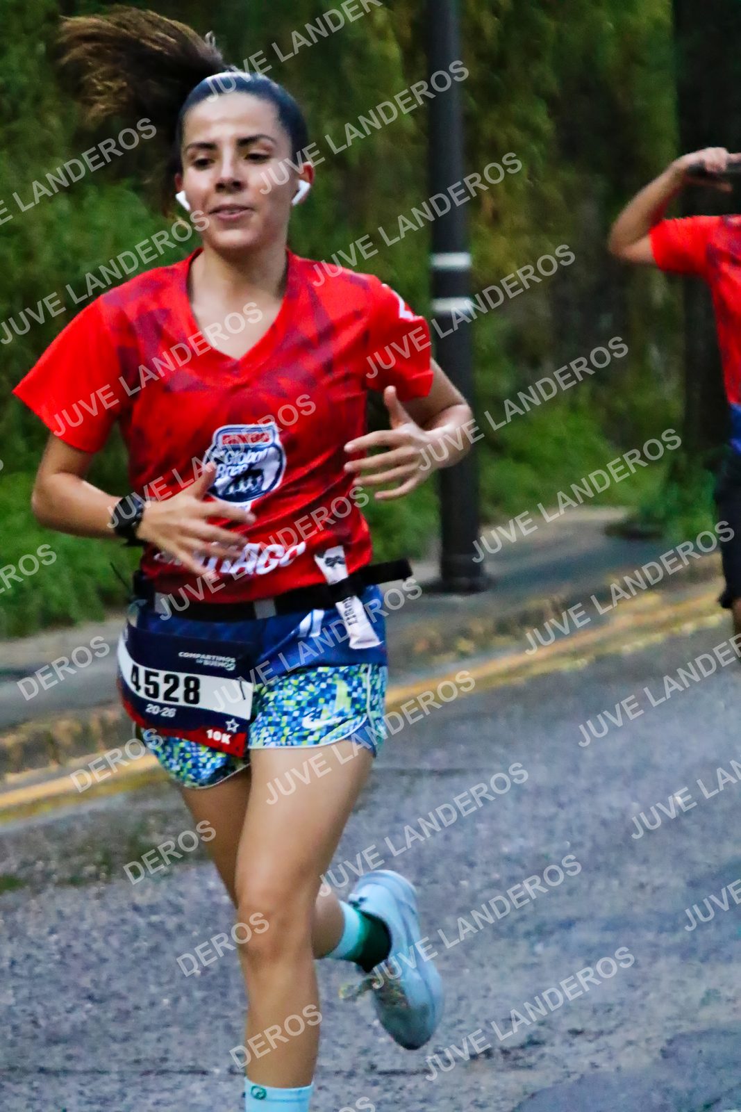 Foto de la CARRERA BIMBO GLOBAL RACE GUADALAJARA en Centro Comercial Andares, Blvd. Puerta de Hierro 4965, Zapopan a las 06:38 · dorsal 4528
