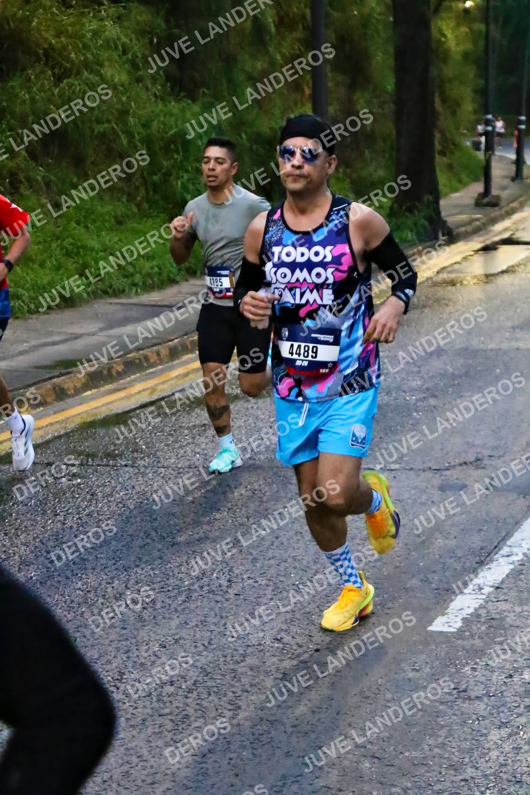 Foto de la CARRERA BIMBO GLOBAL RACE GUADALAJARA en Centro Comercial Andares, Blvd. Puerta de Hierro 4965, Zapopan a las 06:36 · dorsal 4489, 4385